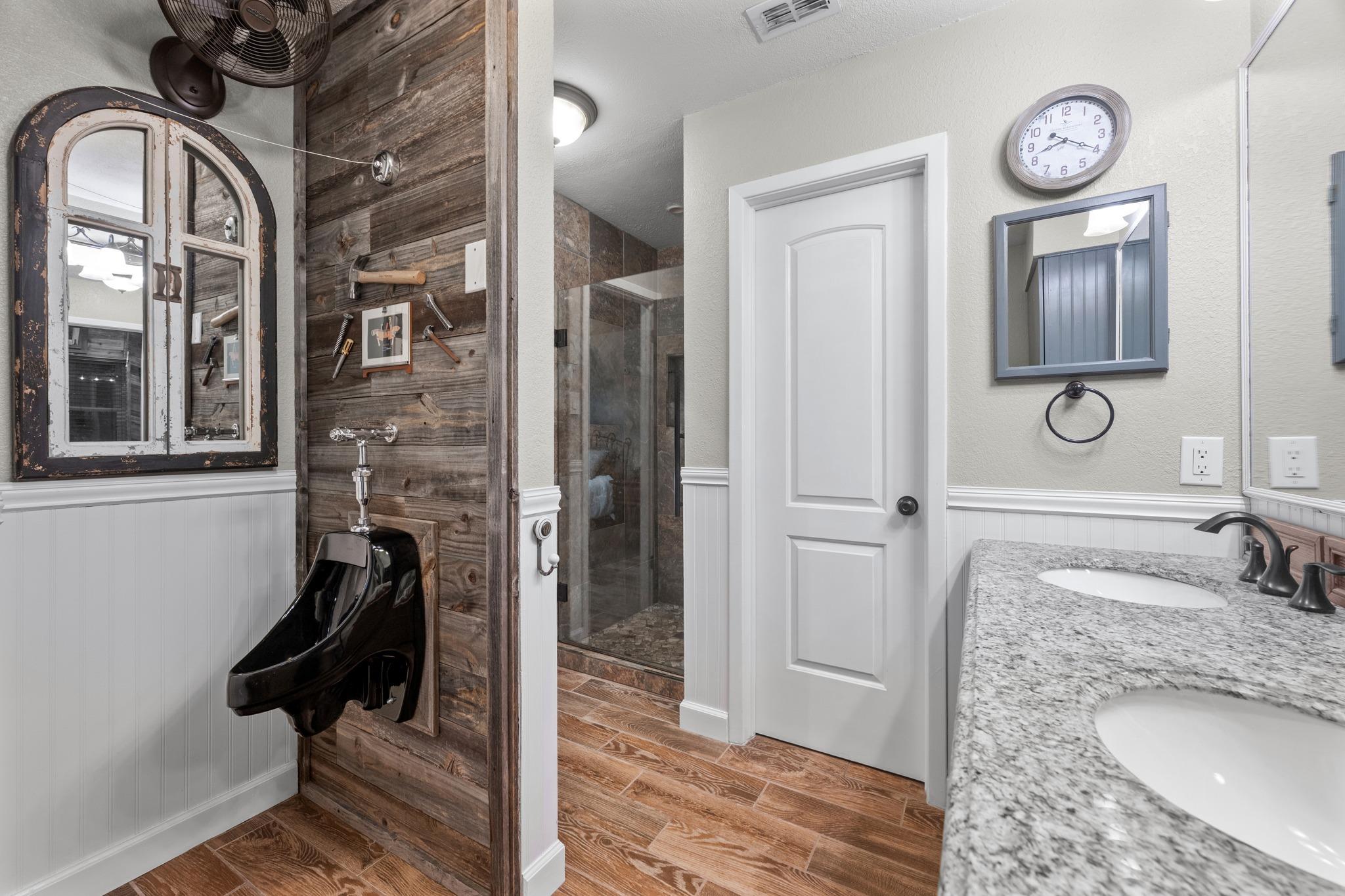 805 Angleton CV
