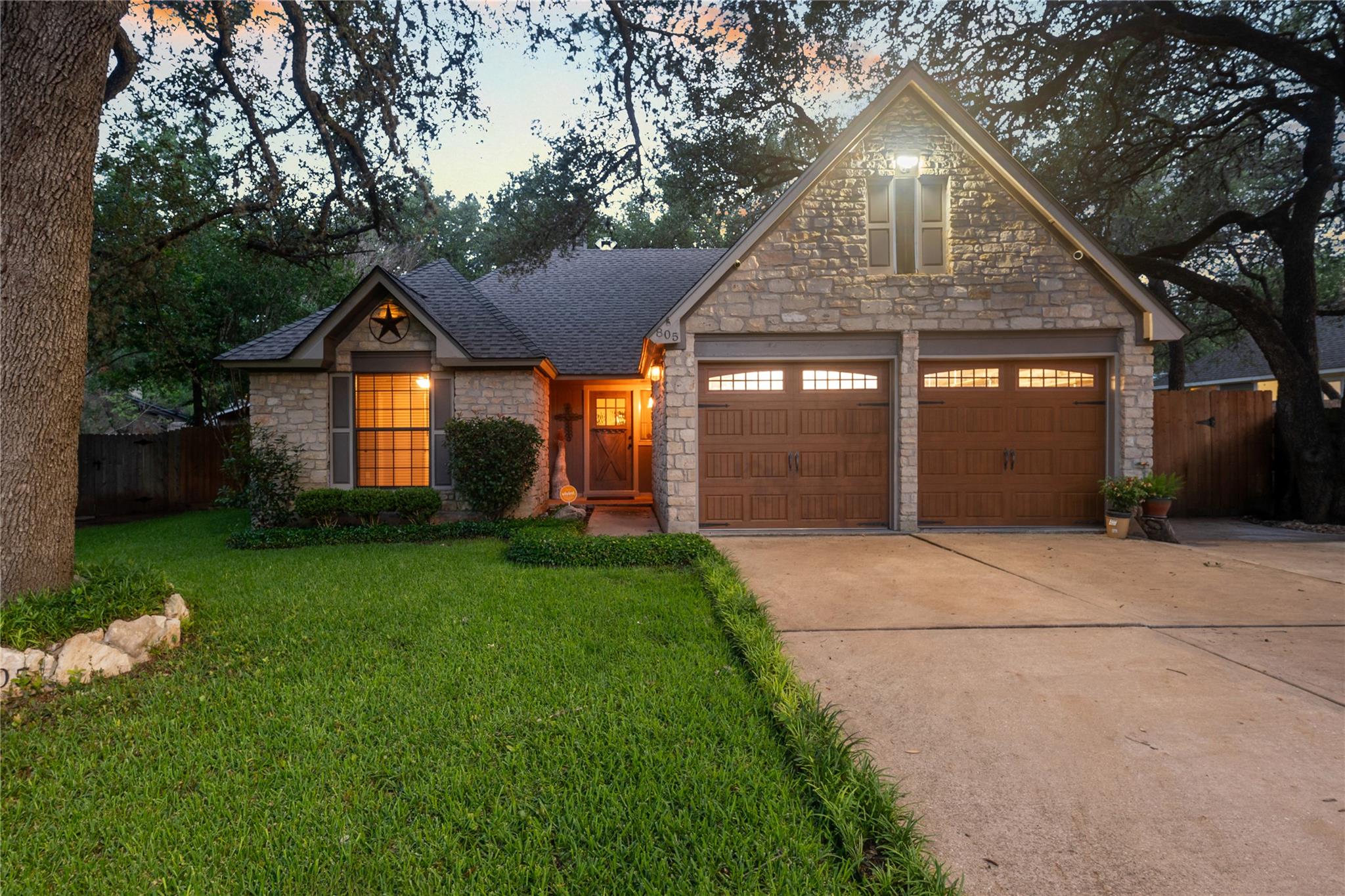 805 Angleton CV