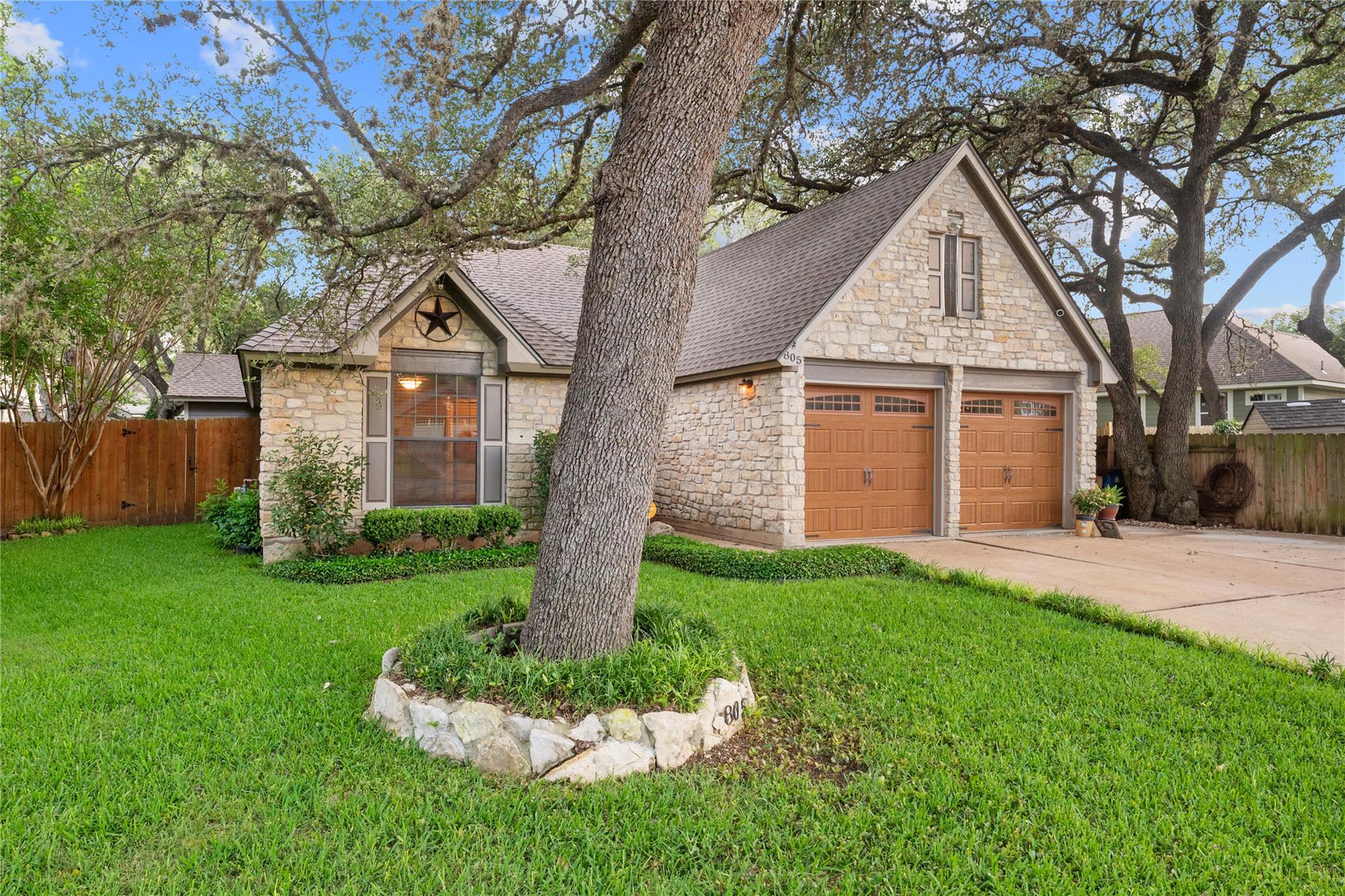 805 Angleton CV