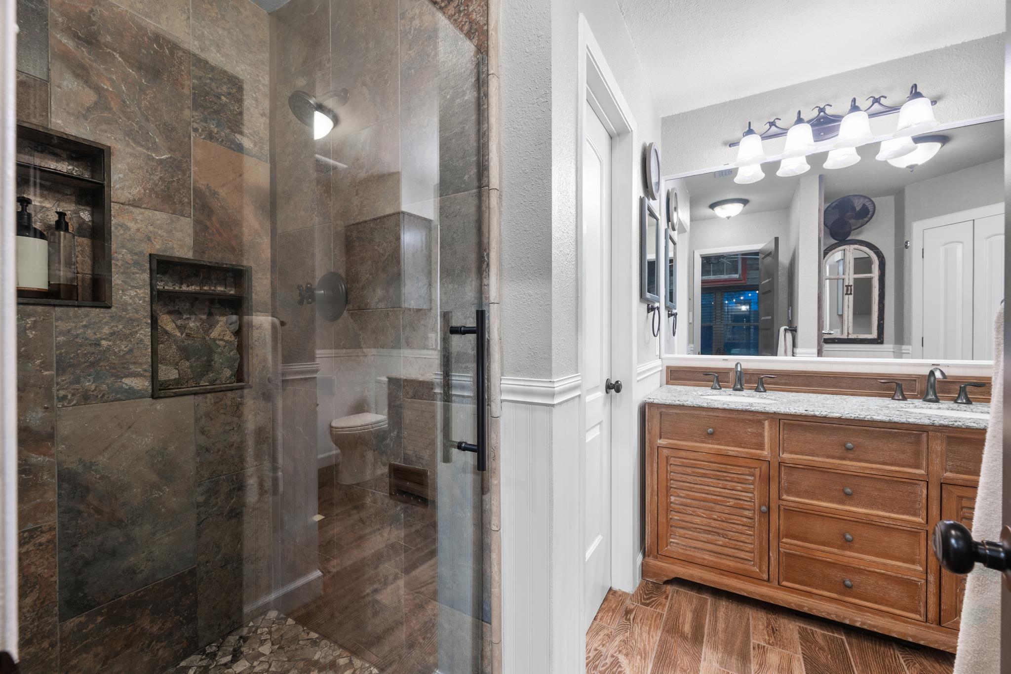 805 Angleton CV