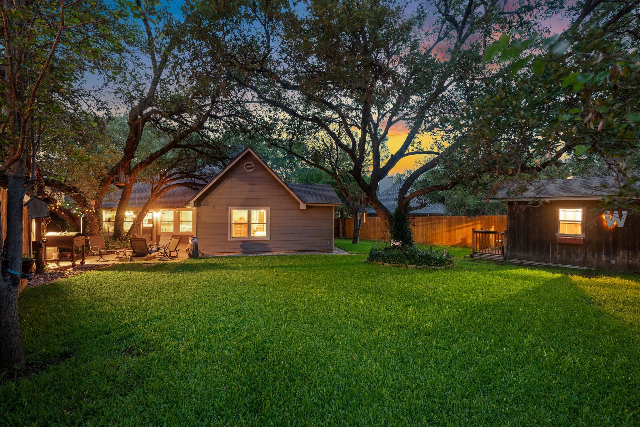 805 Angleton CV