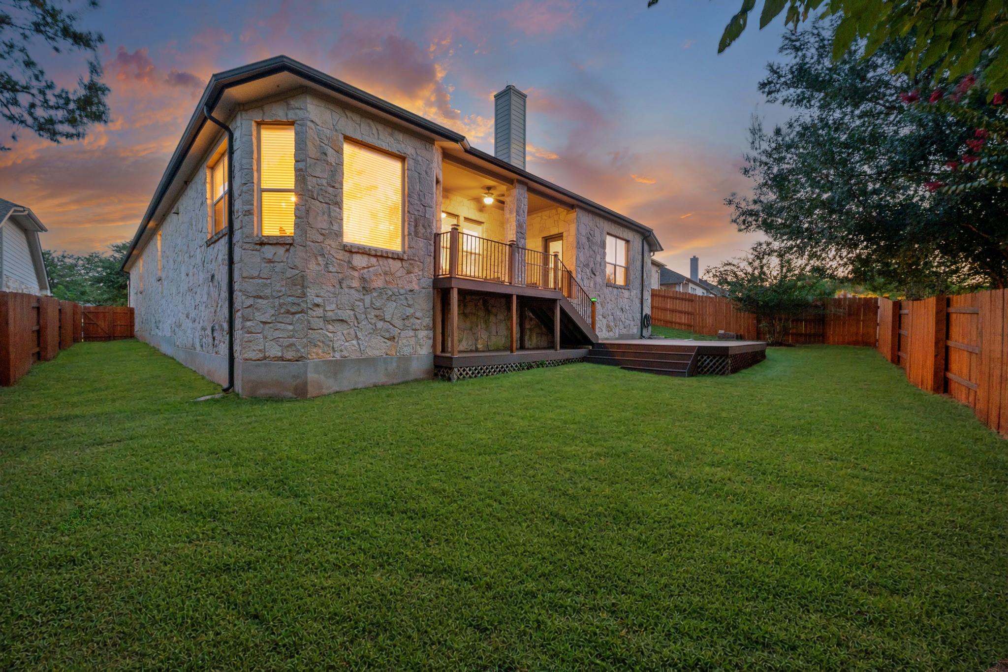 545 Manchester LN