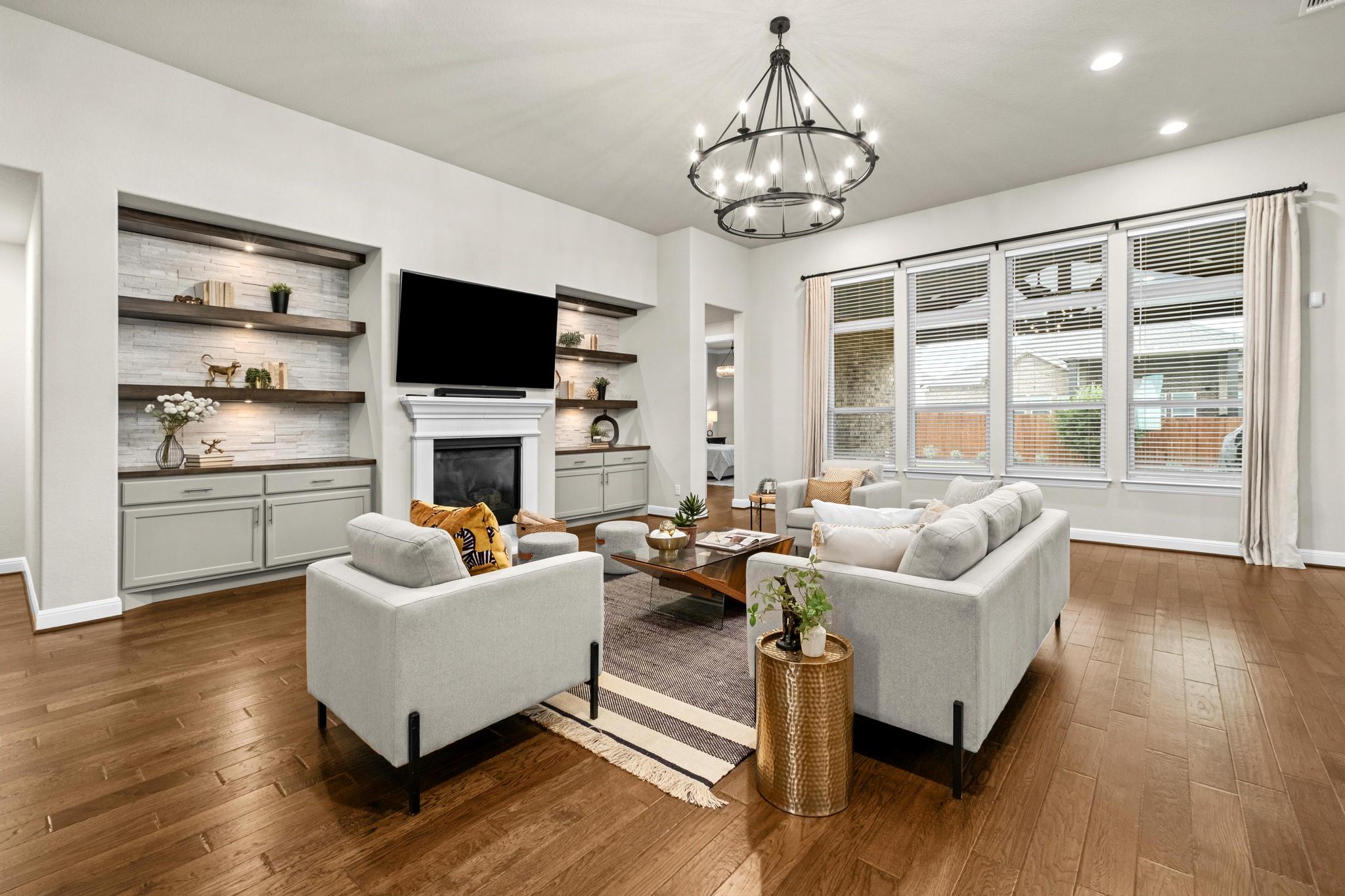 305 Milano DR