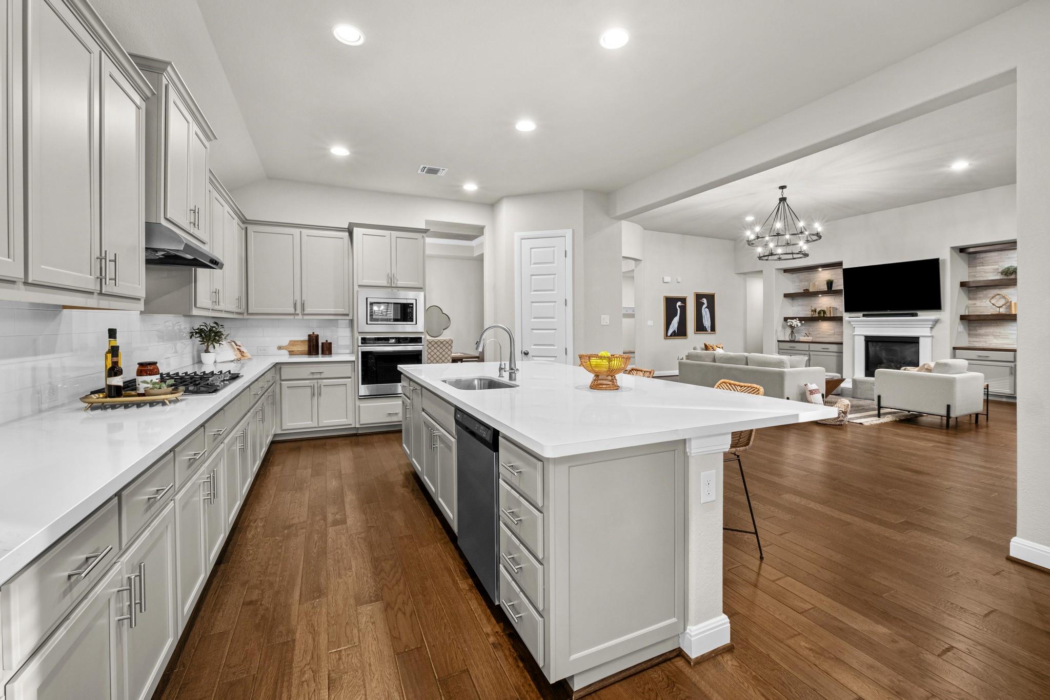 305 Milano DR
