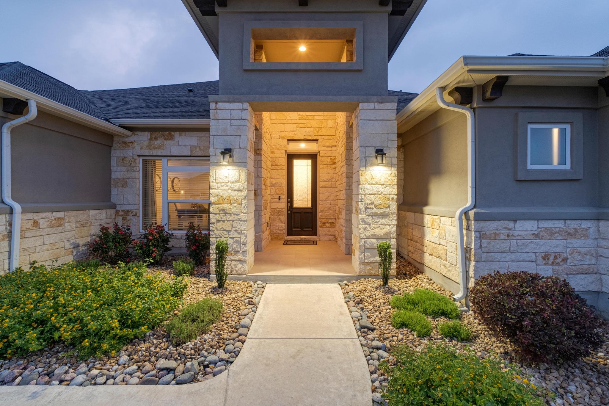 305 Milano DR