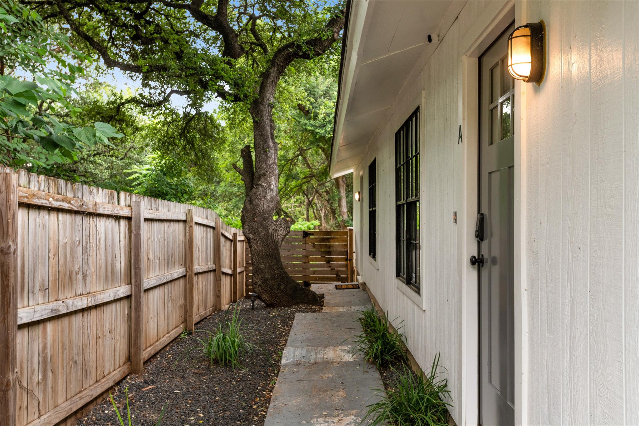 802 Ramble LN
