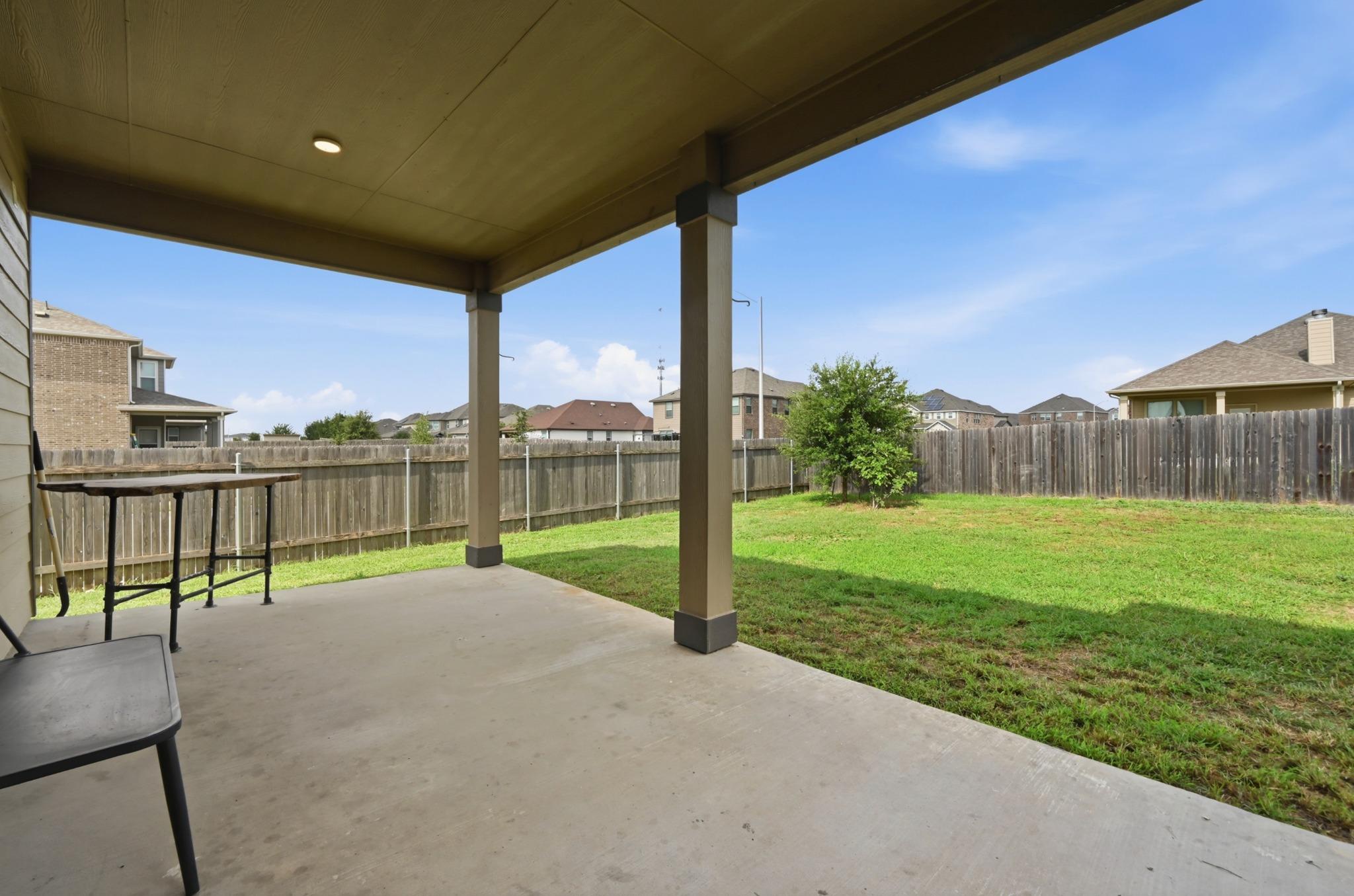 231 Maroon LN