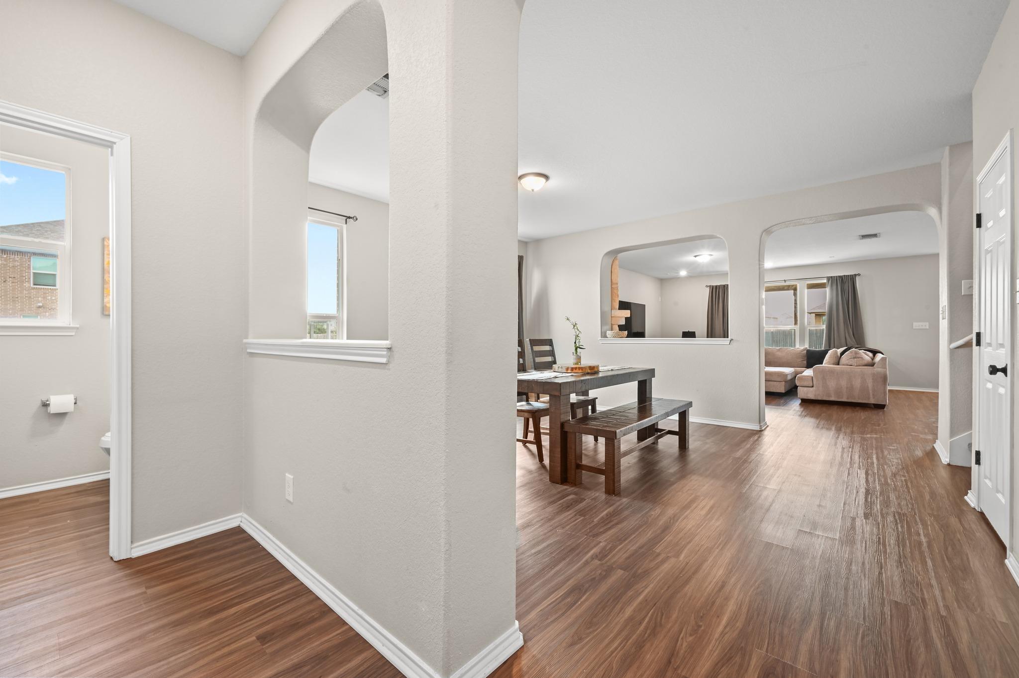 231 Maroon LN