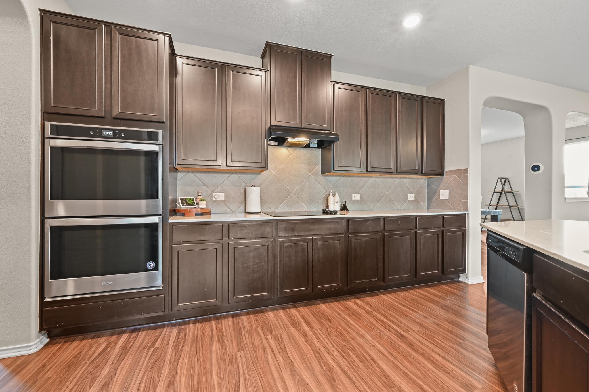 231 Maroon LN