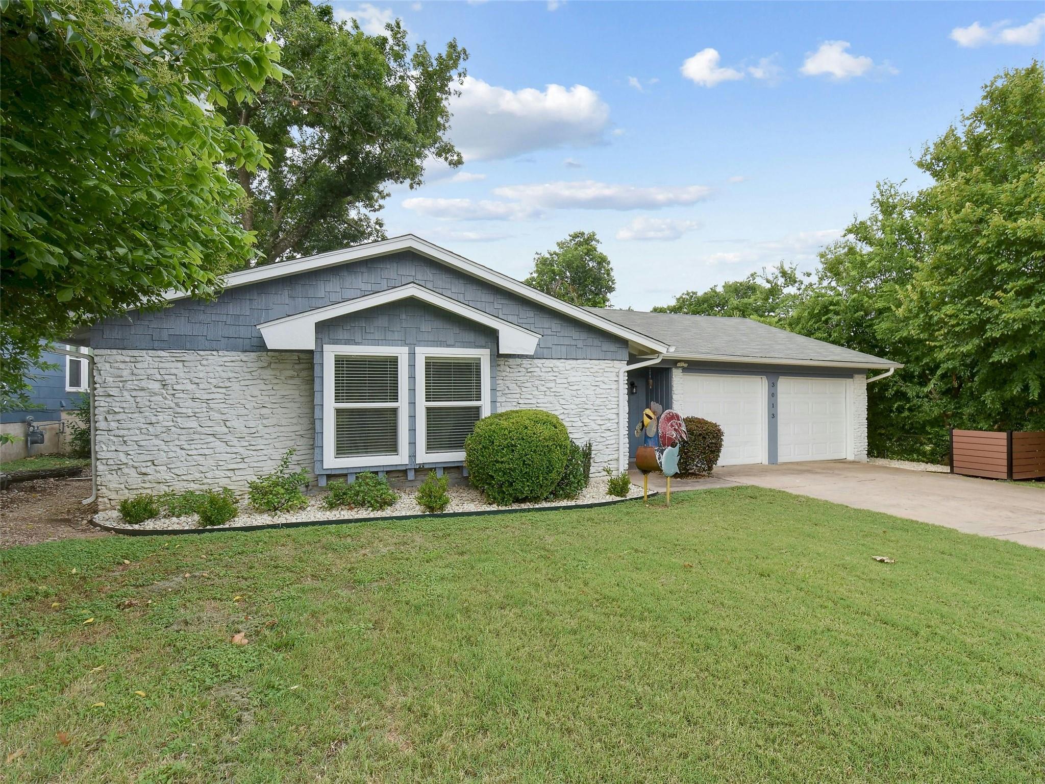 3013 Rogge LN