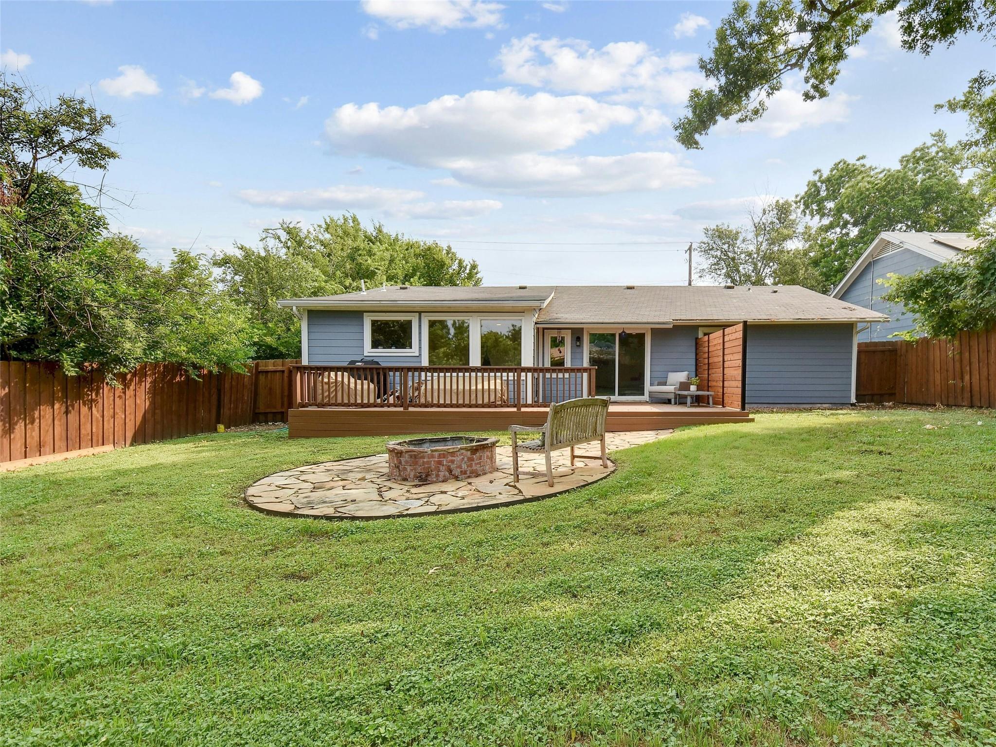 3013 Rogge LN