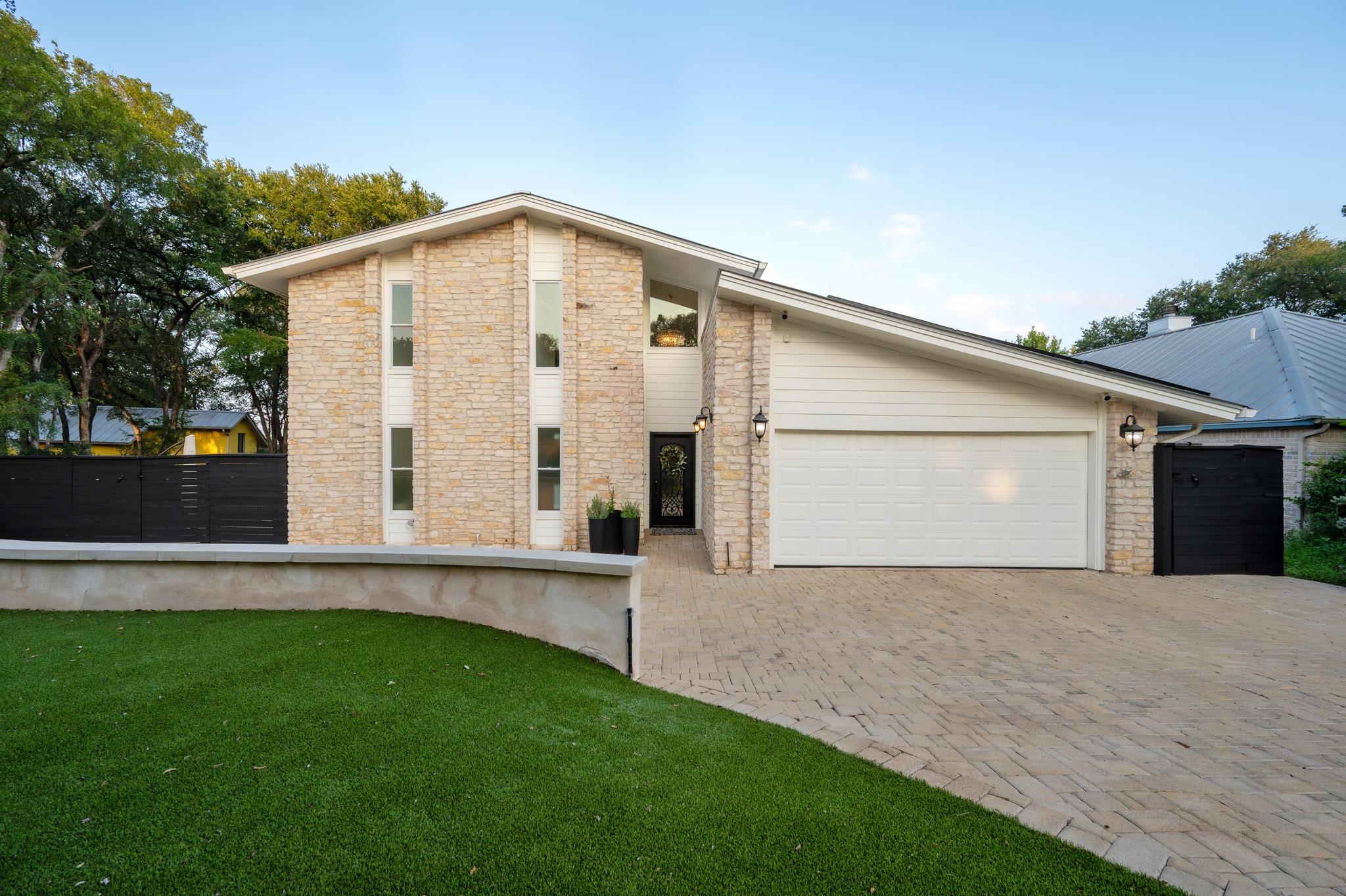 1813 Crooked LN