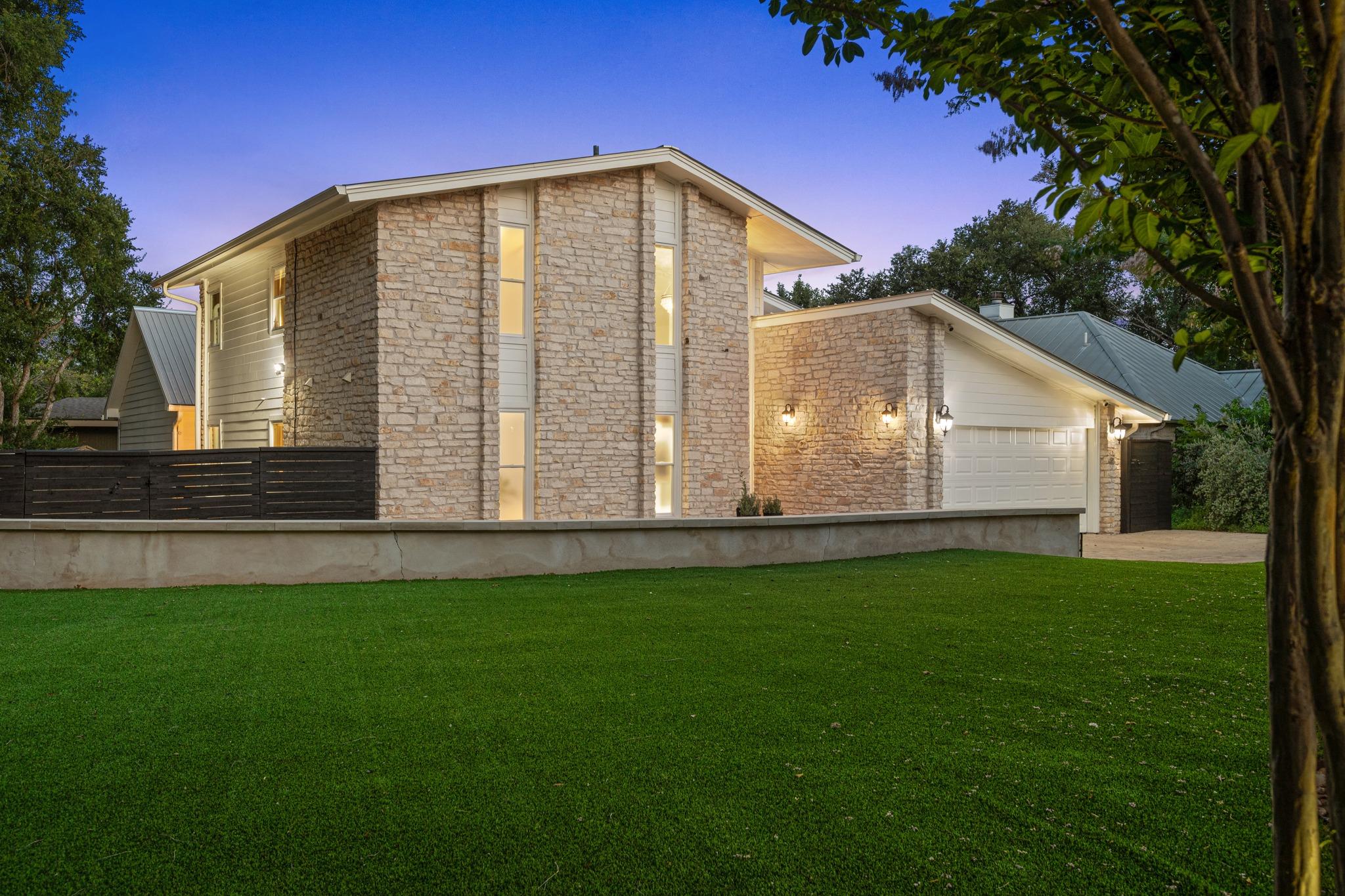 1813 Crooked LN