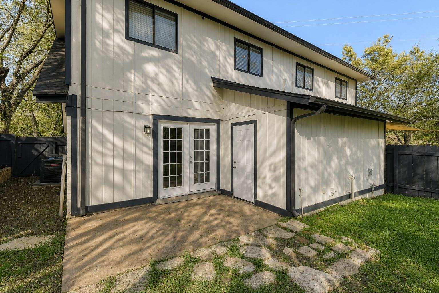 819 Sahara Ave