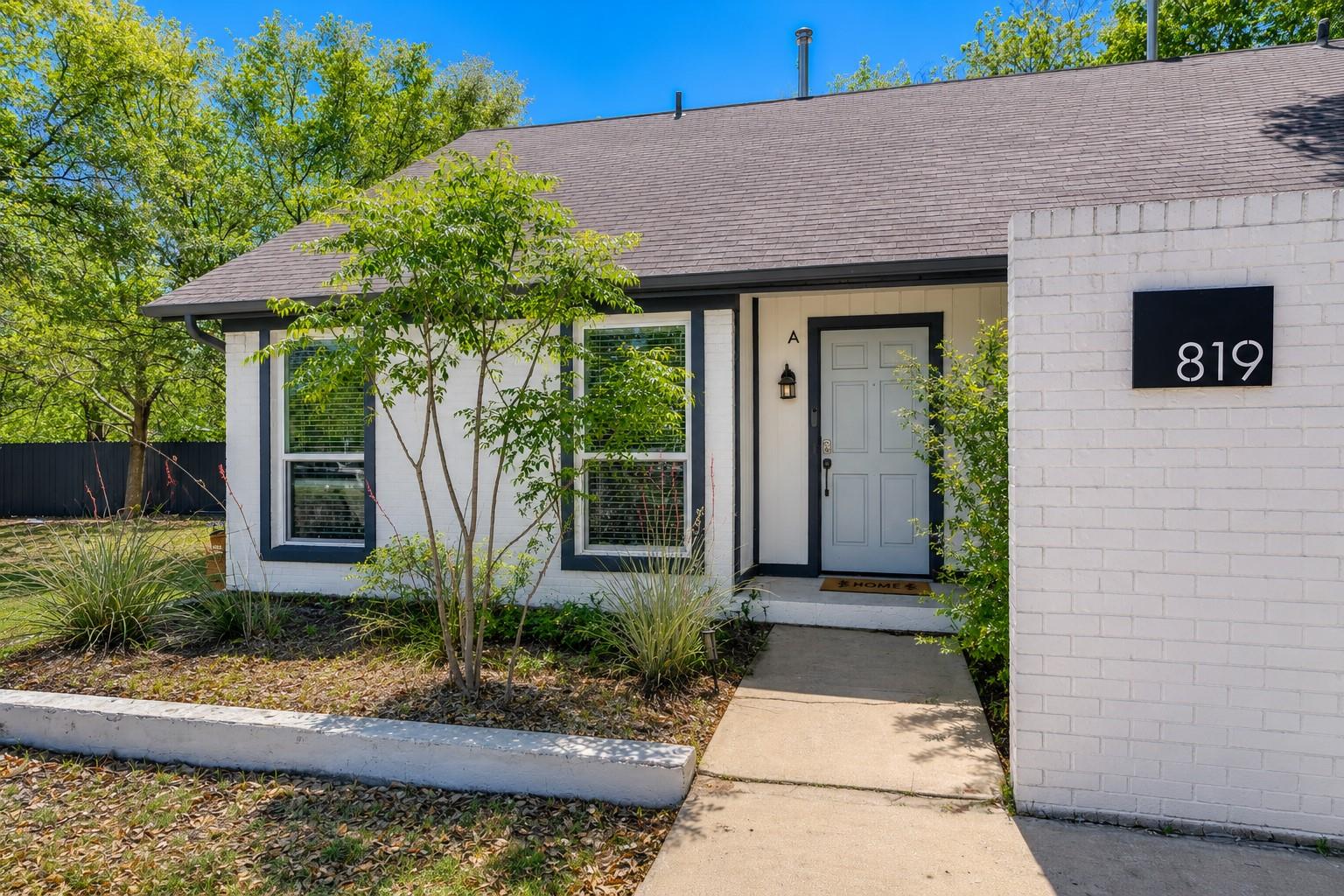 819 Sahara Ave