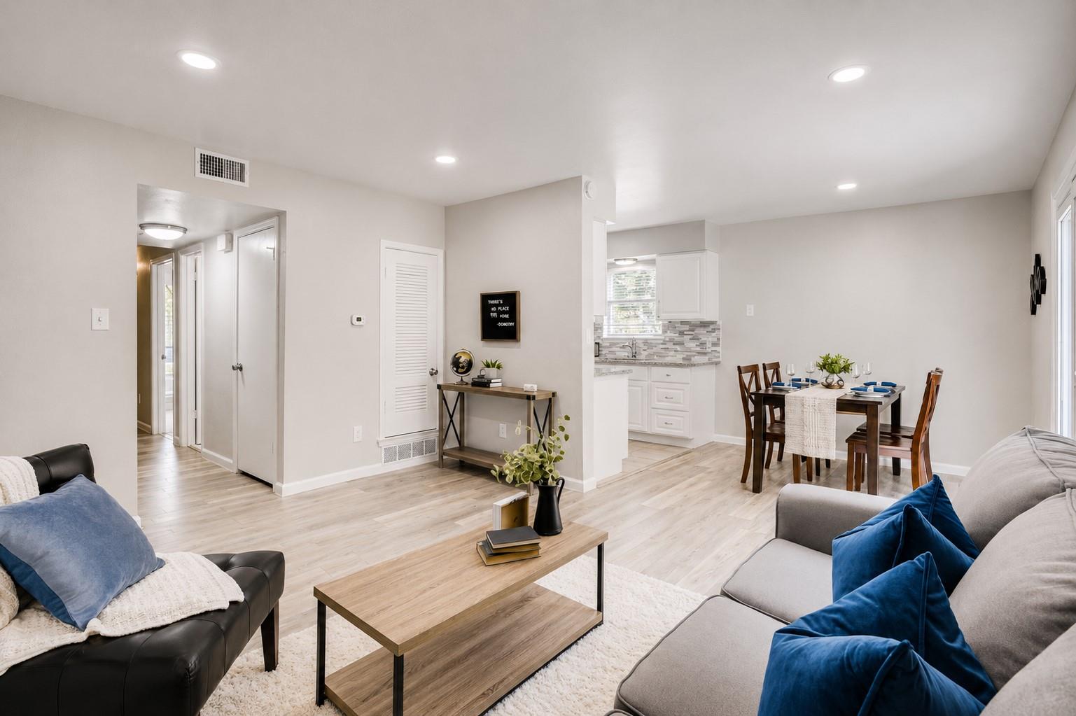 819 Sahara Ave