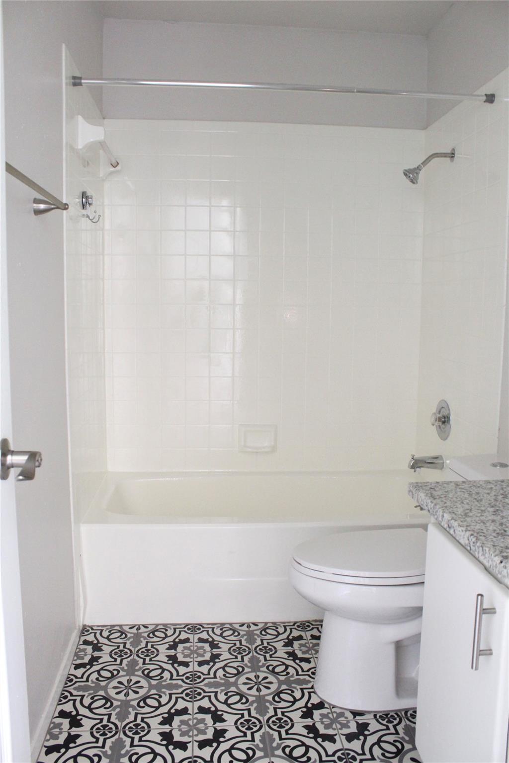 11605 Poplar CV