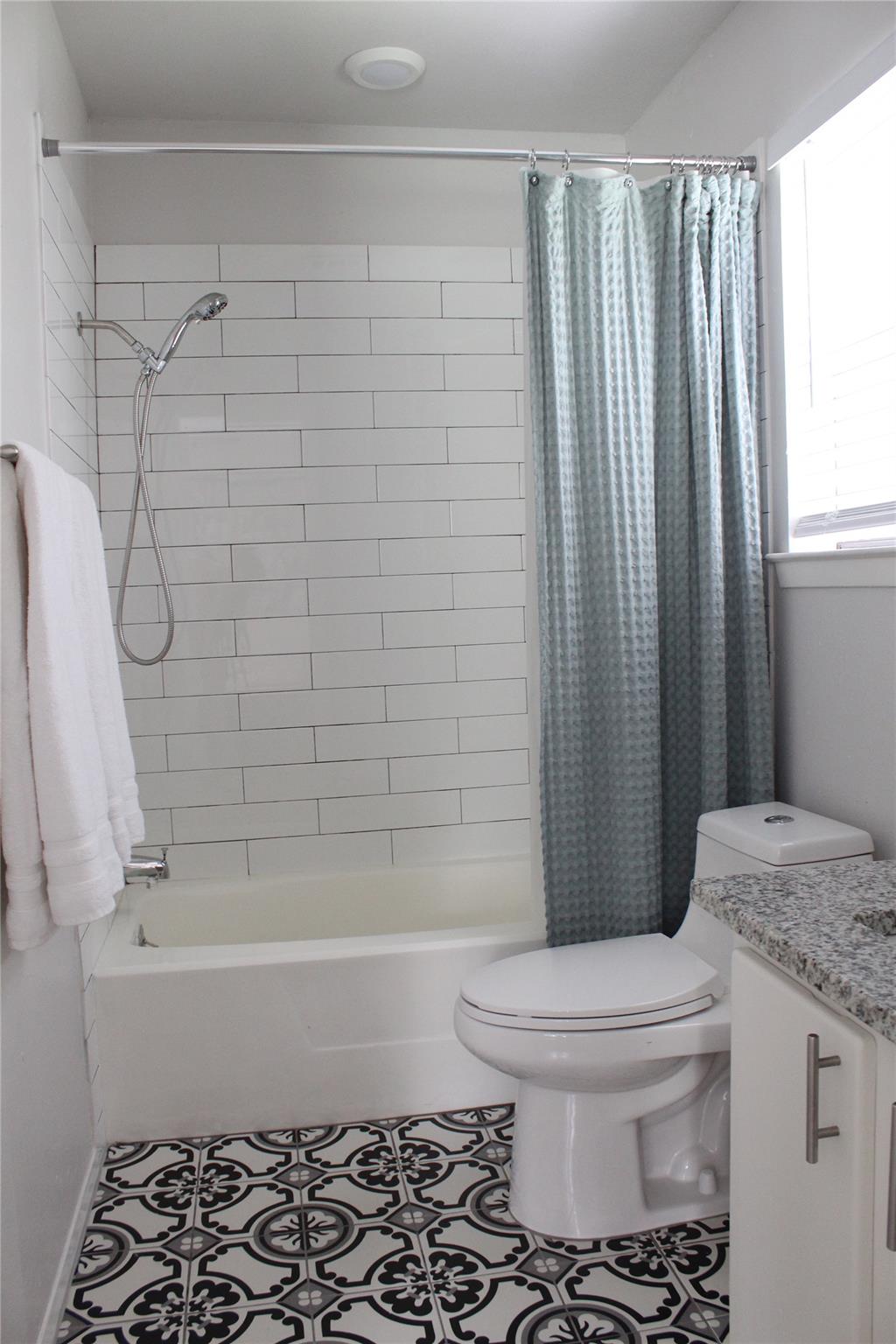 11605 Poplar CV