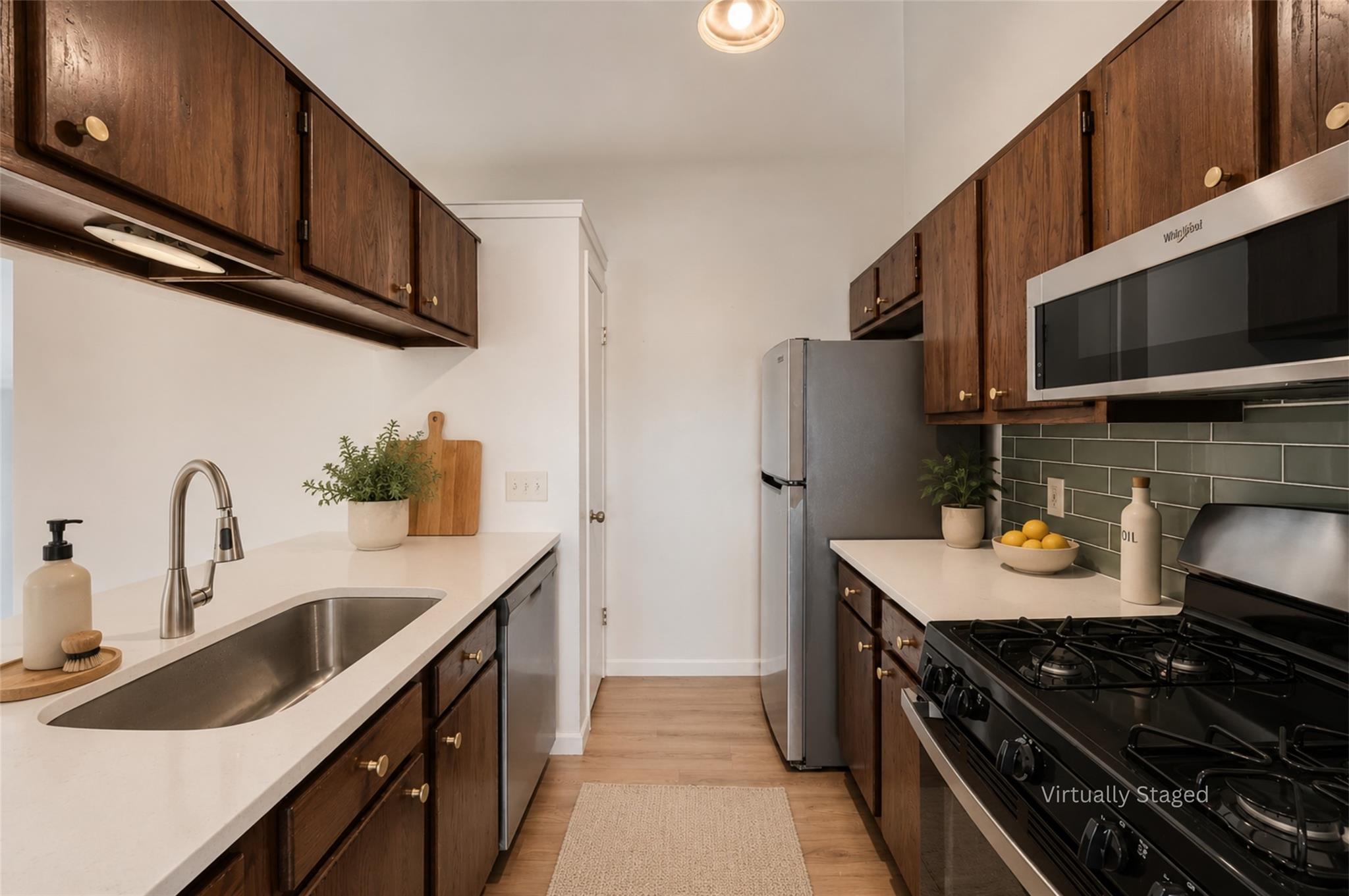 11605 Poplar CV