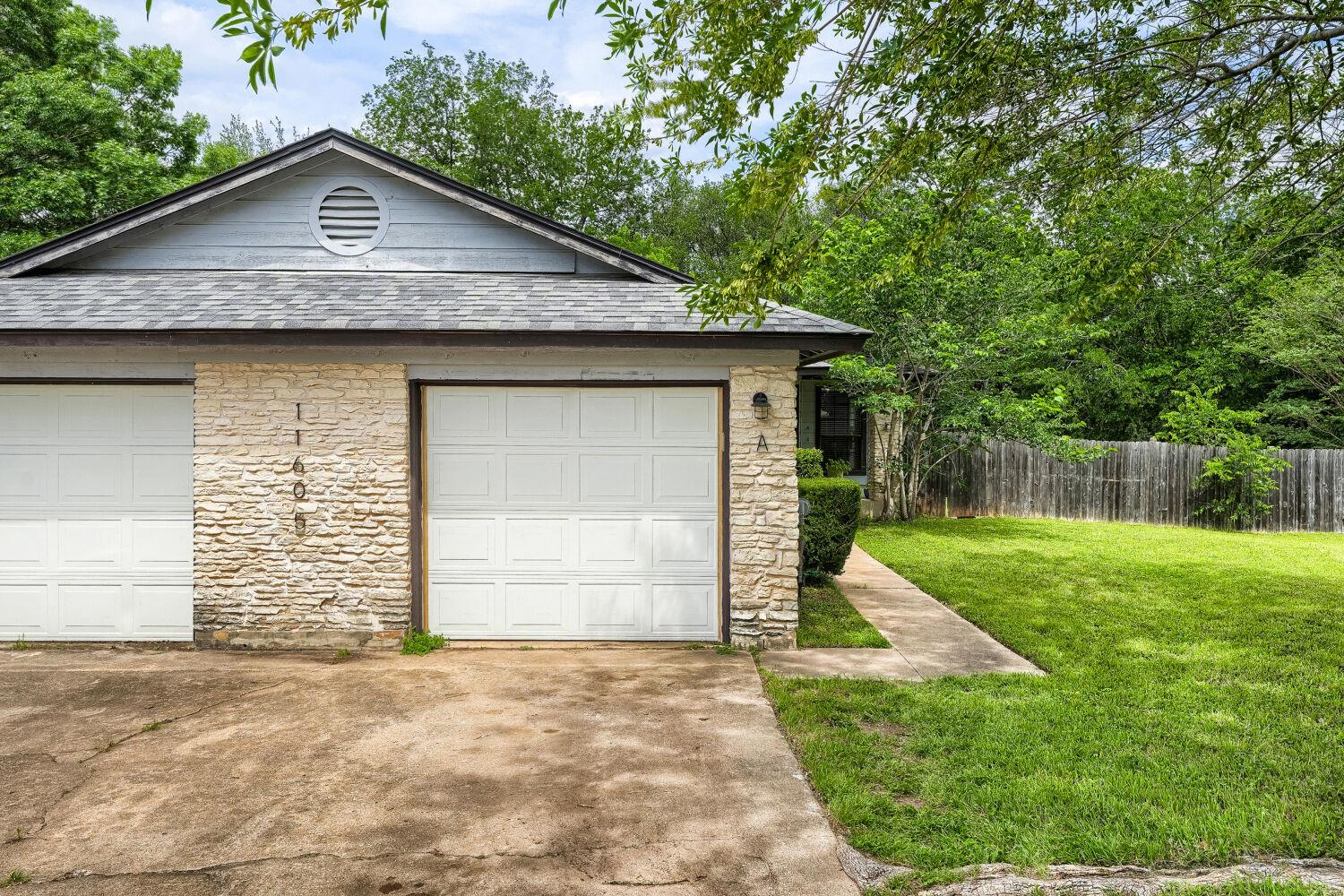 11605 Poplar CV