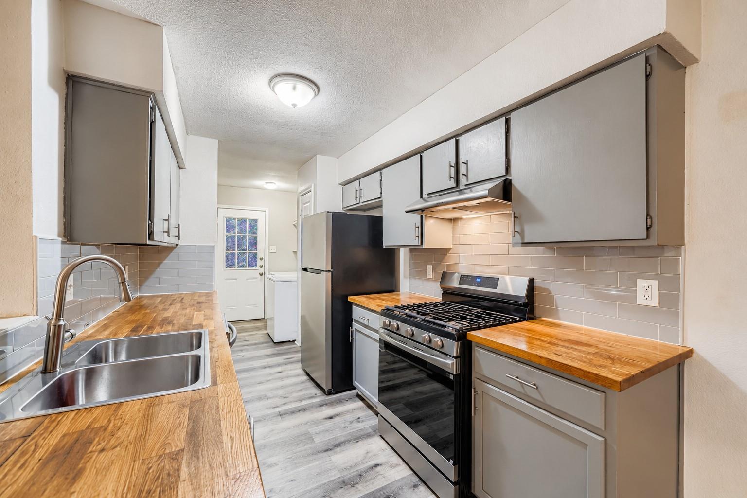 414 Cypress LN