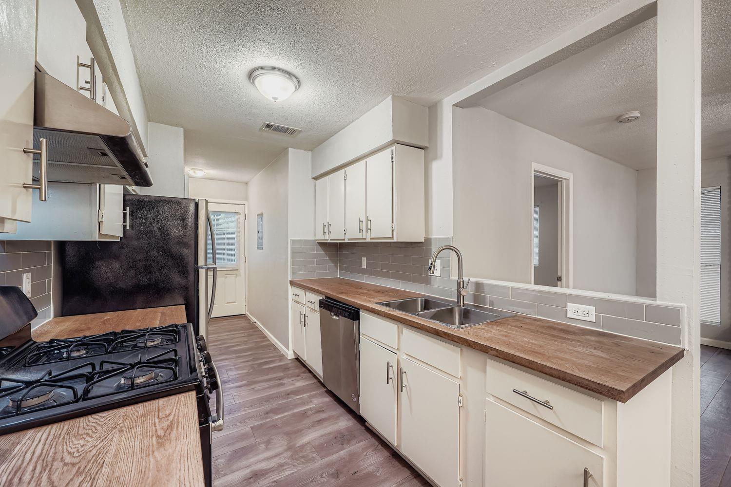 414 Cypress LN