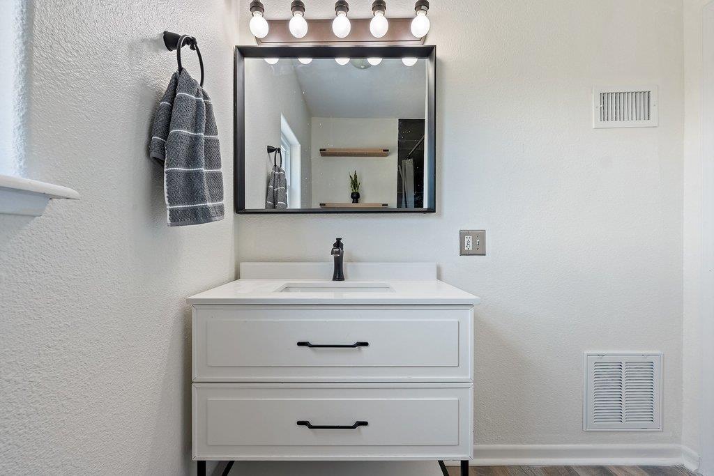 8139 Ozark DR