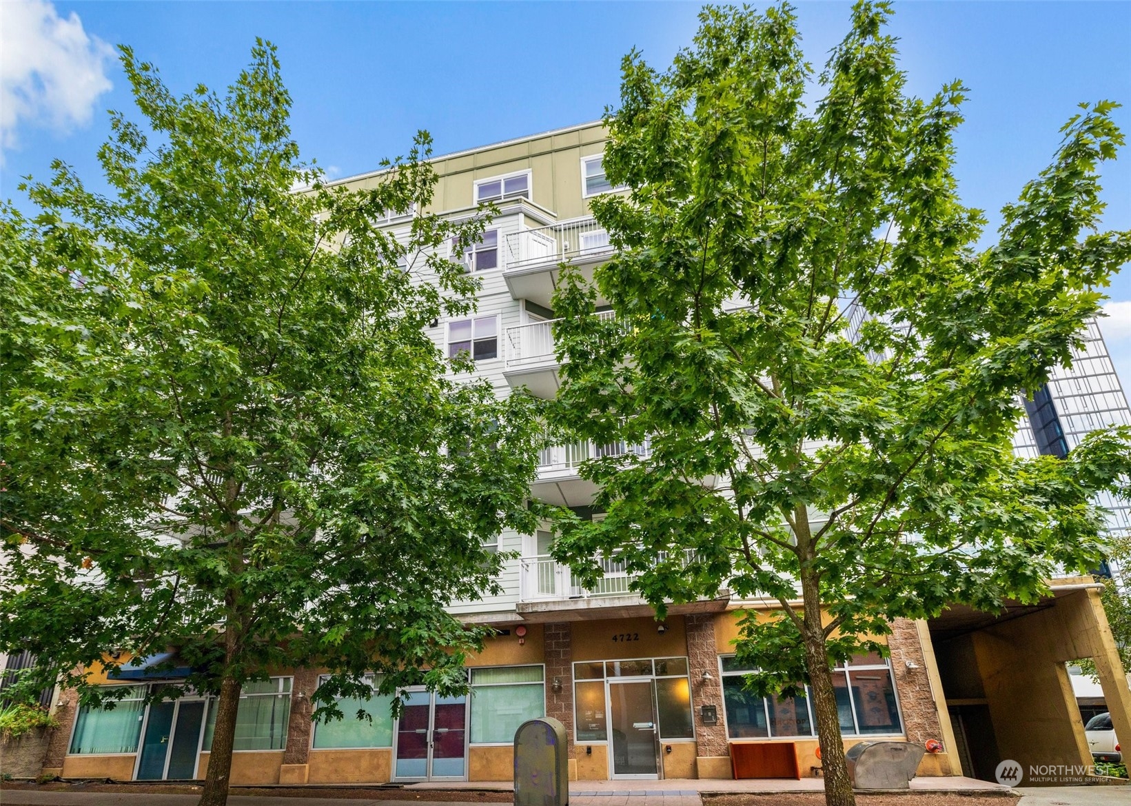 4722 12th Avenue NE Unit: 202