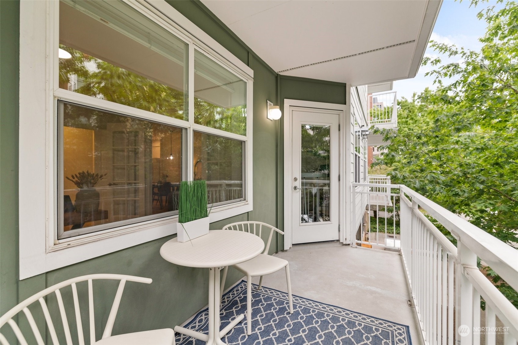 4722 12th Avenue NE Unit: 202
