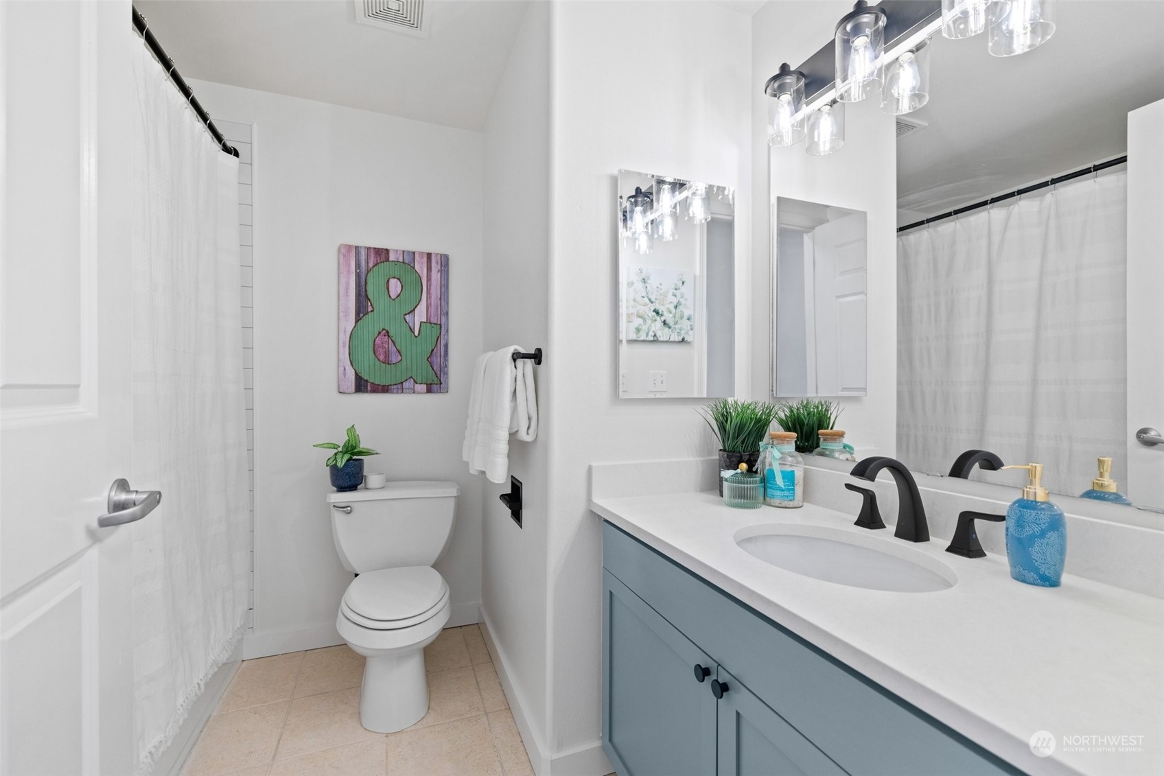 4722 12th Avenue NE Unit: 202
