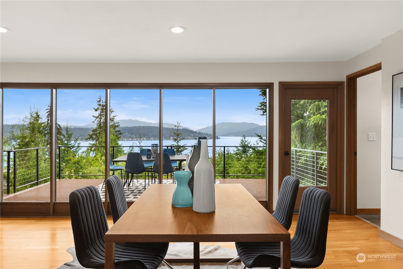 659 W Lake Sammamish Parkway NE
