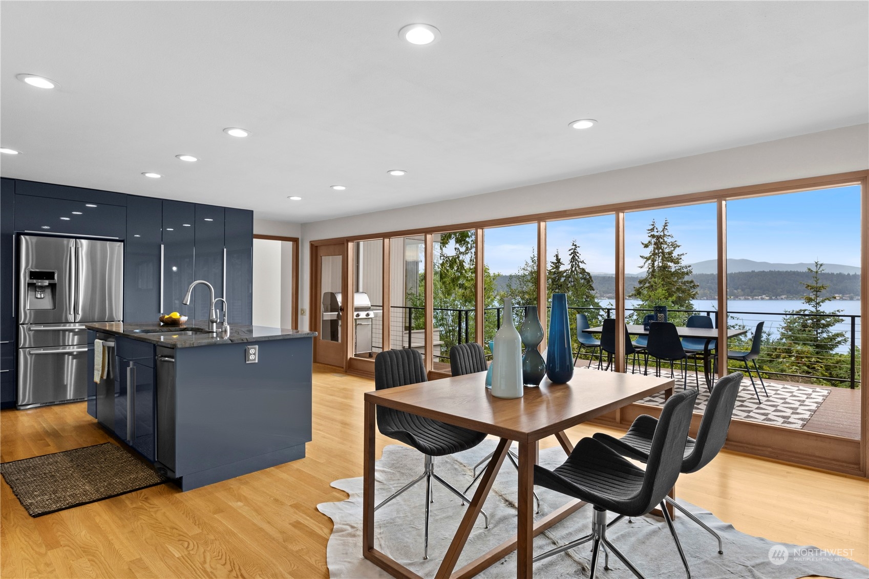659 W Lake Sammamish Parkway NE