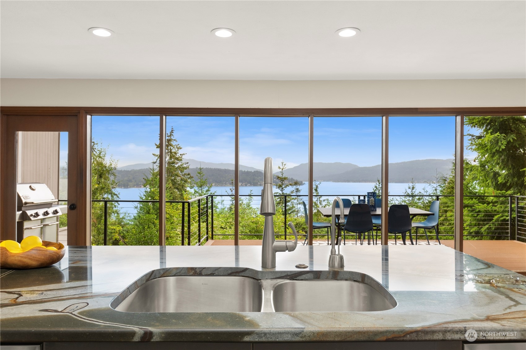659 W Lake Sammamish Parkway NE