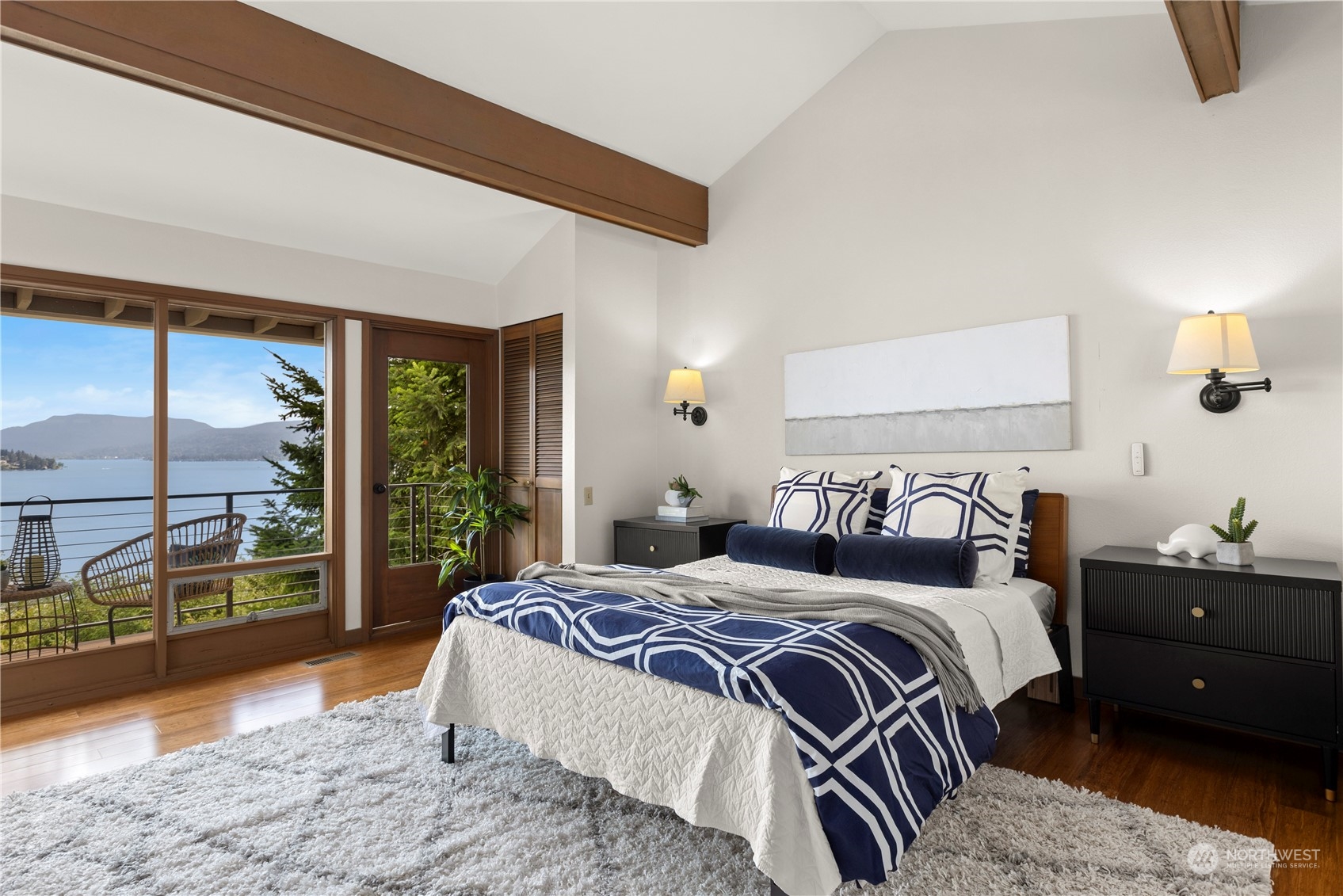 659 W Lake Sammamish Parkway NE
