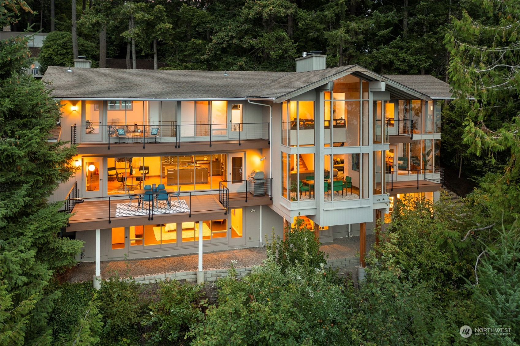 659 W Lake Sammamish Parkway NE
