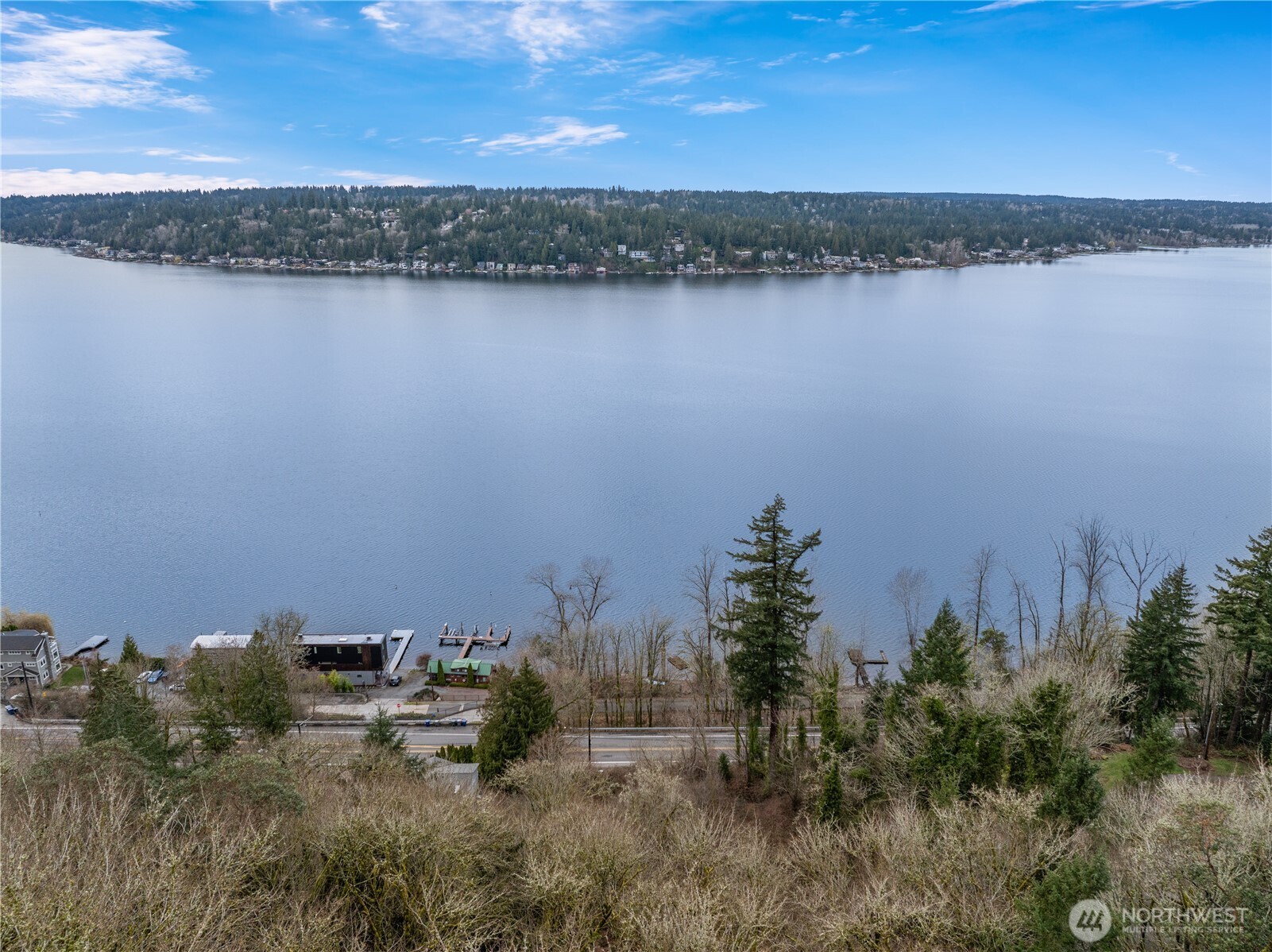 22 XX E Lake Sammamish Parkway NE