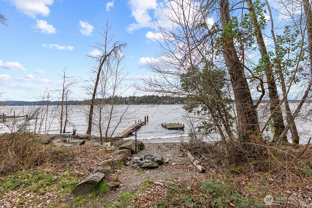 22 XX E Lake Sammamish Parkway NE
