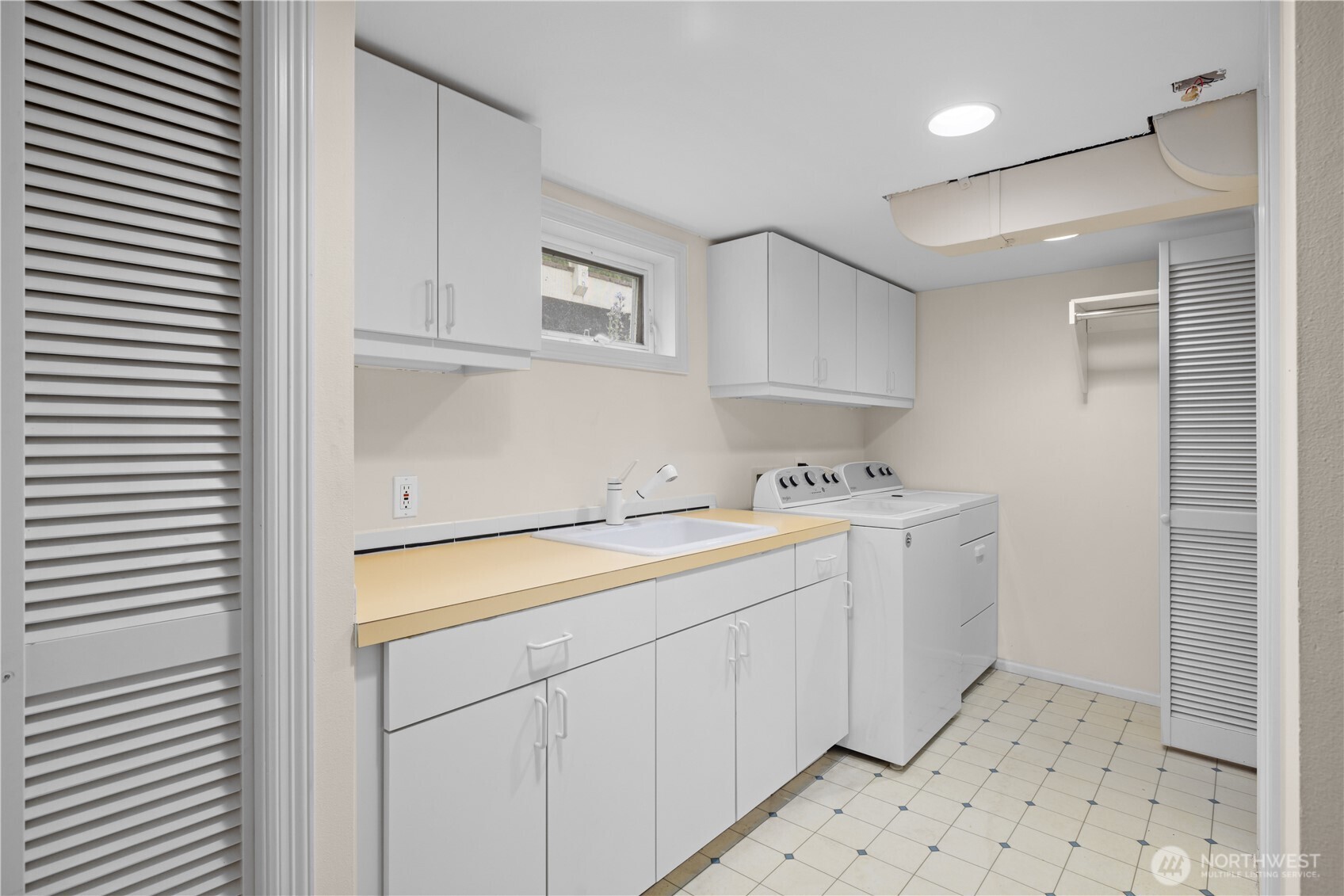 408 W Lake Sammamish Parkway SE