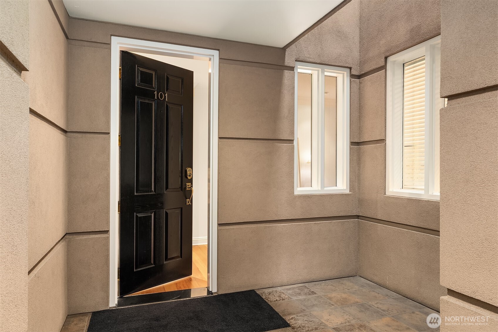 125 5th Avenue S Unit: 101