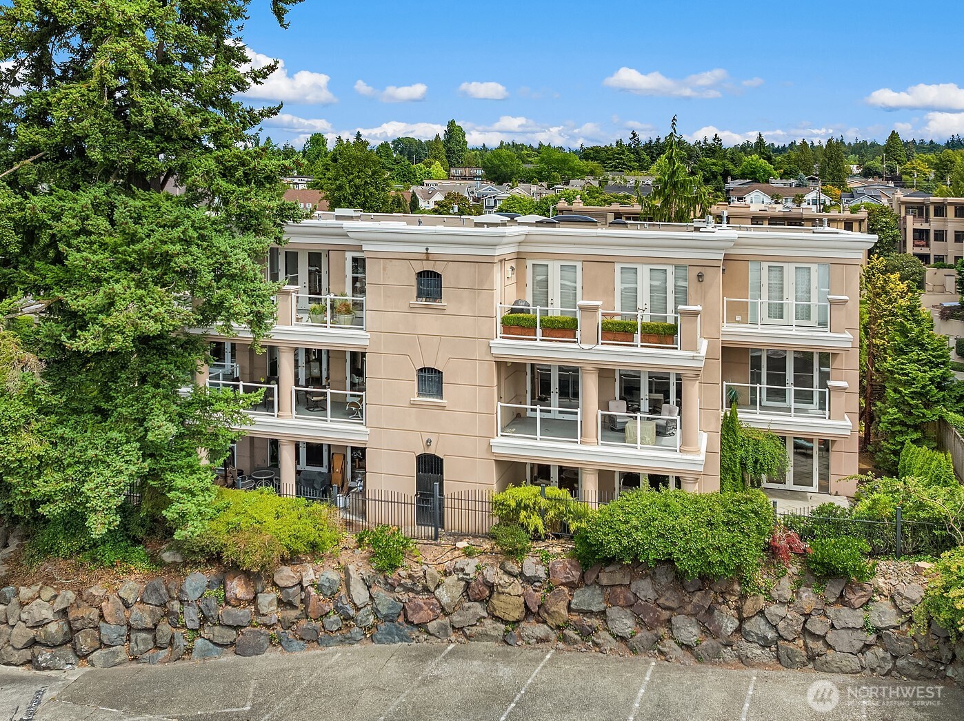 125 5th Avenue S Unit: 101