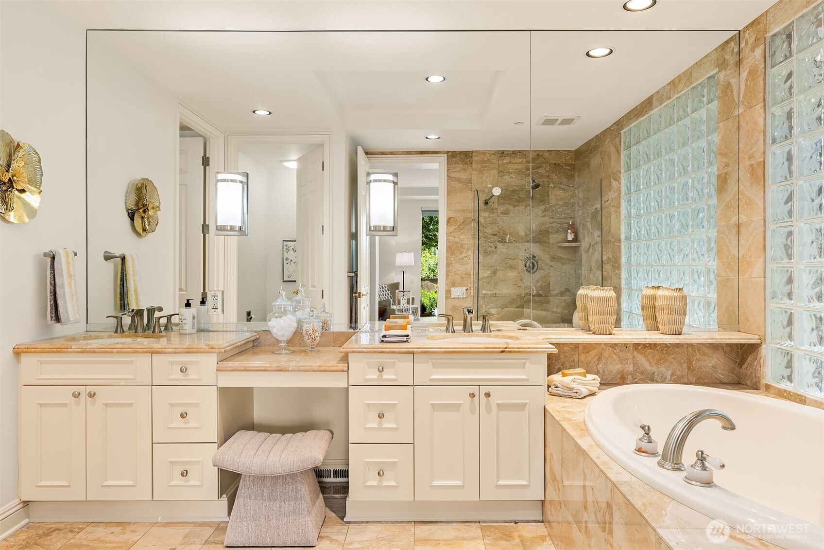 125 5th Avenue S Unit: 101