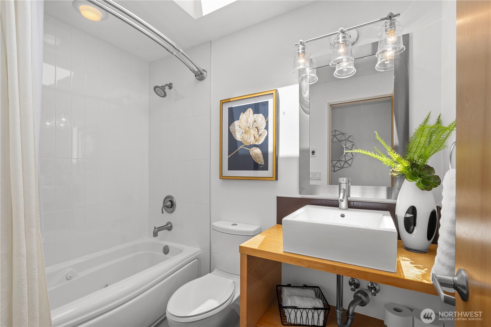 3633 Beach Drive SW Unit: 402