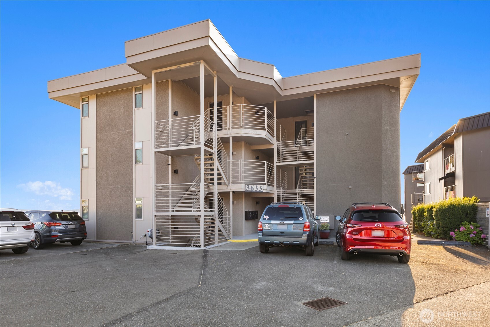3633 Beach Drive SW Unit: 402