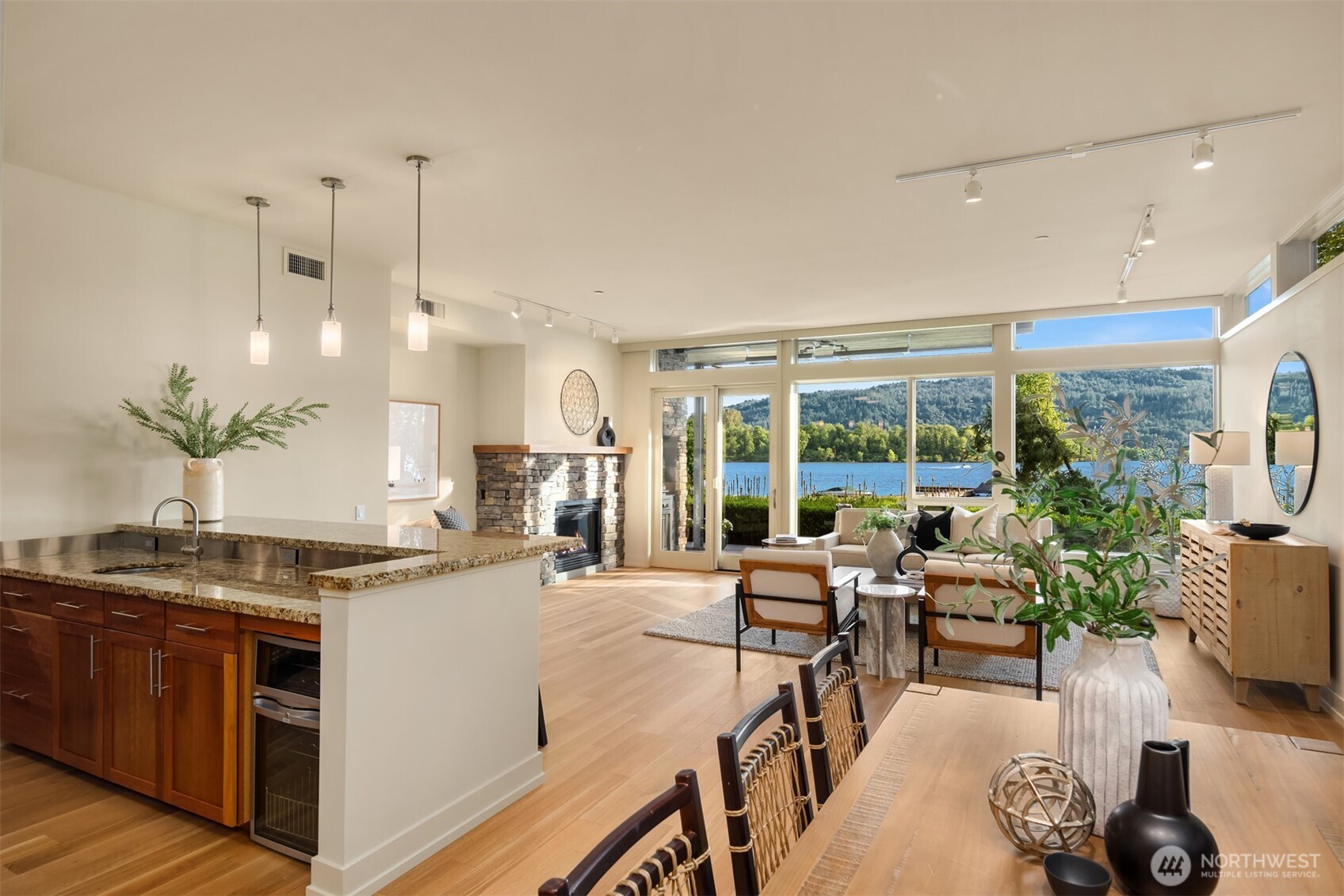 4305 E Lake Sammamish Parkway SE