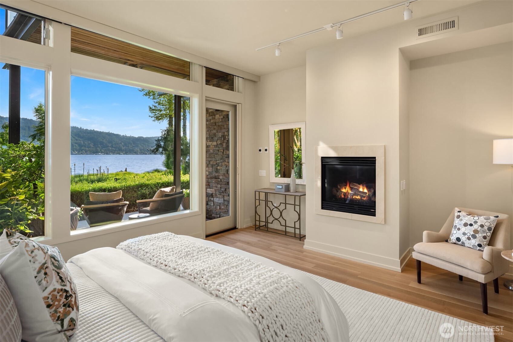 4305 E Lake Sammamish Parkway SE