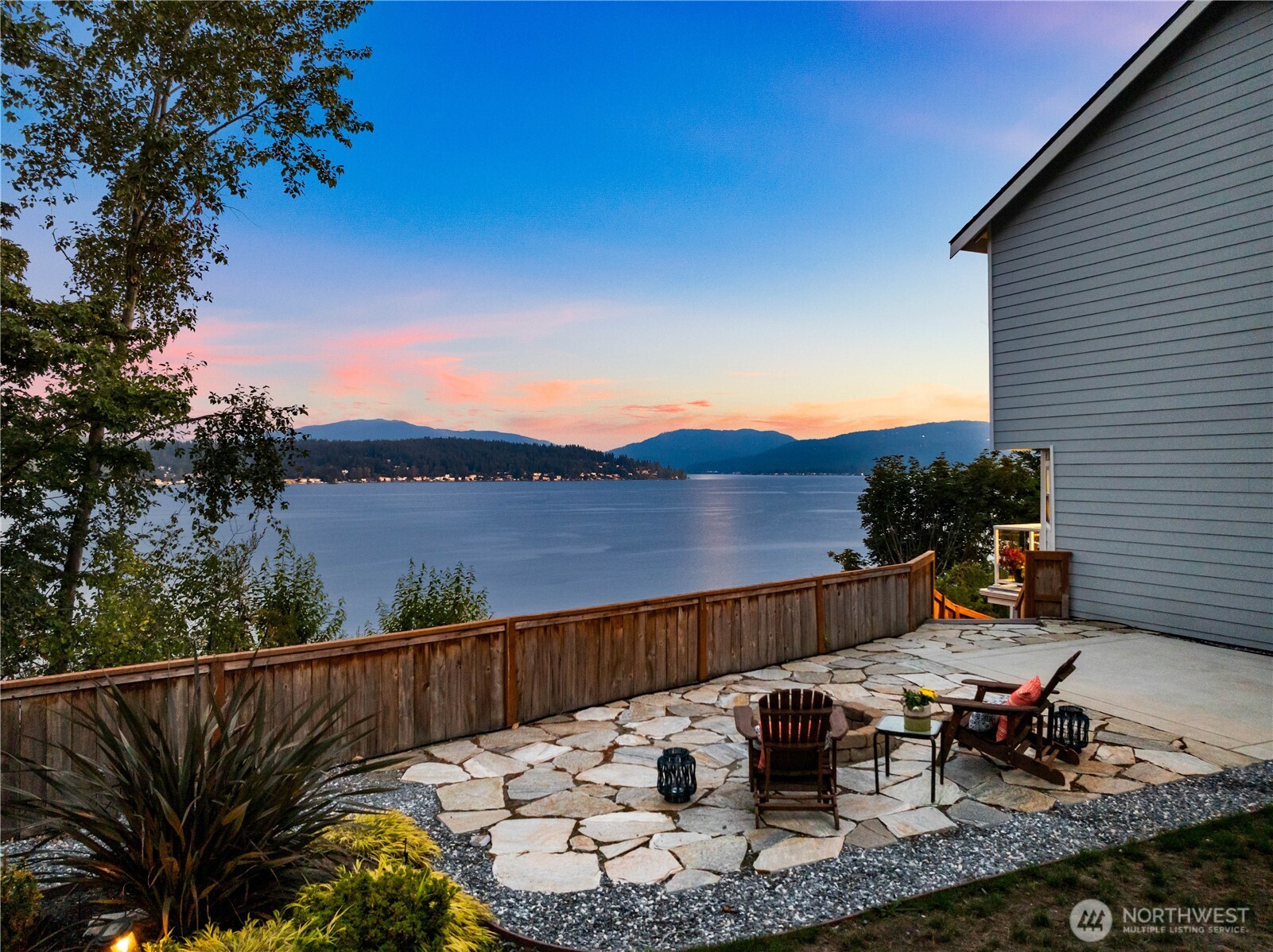 670 W Lake Sammamish Parkway NE