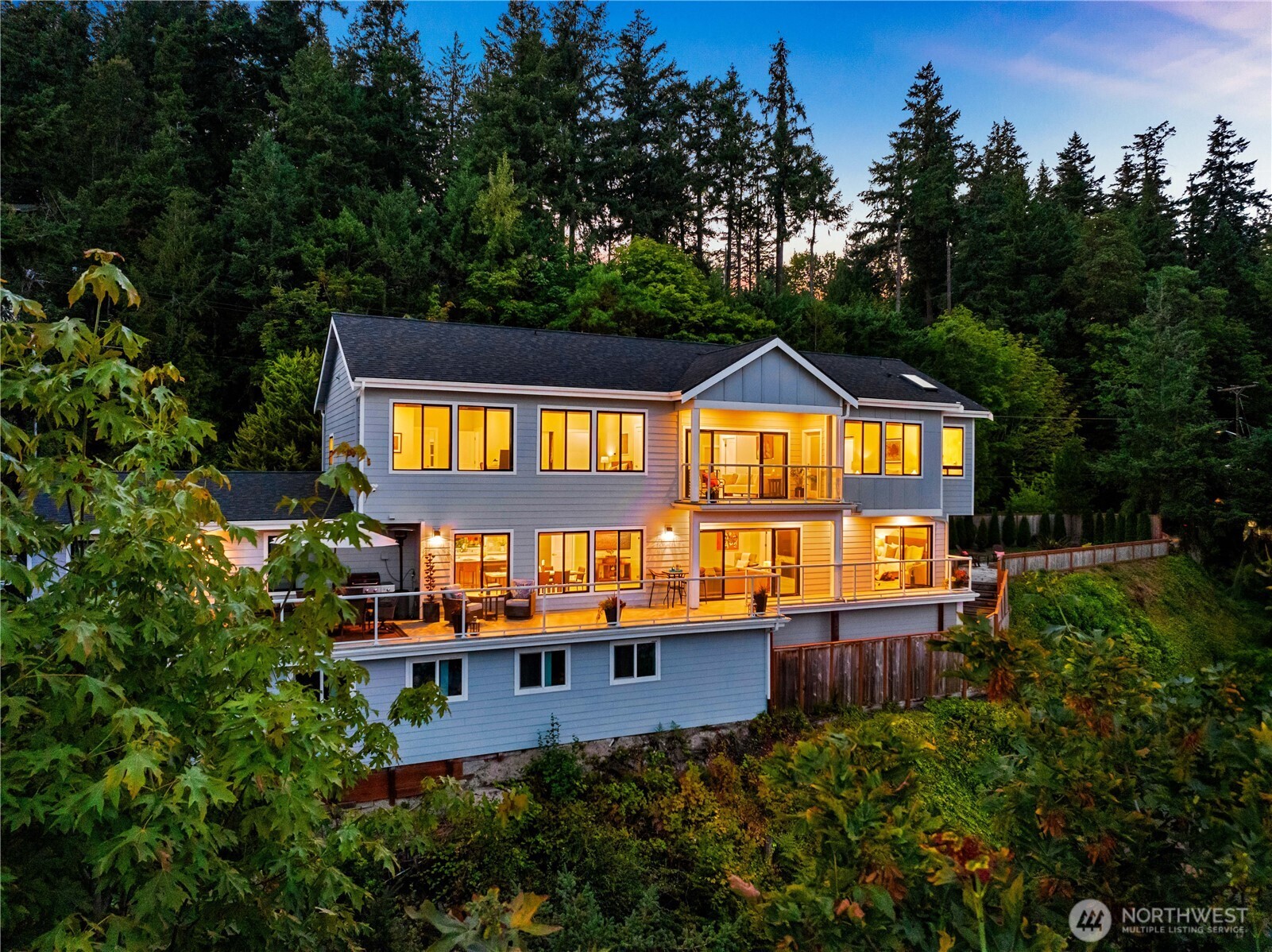 670 W Lake Sammamish Parkway NE