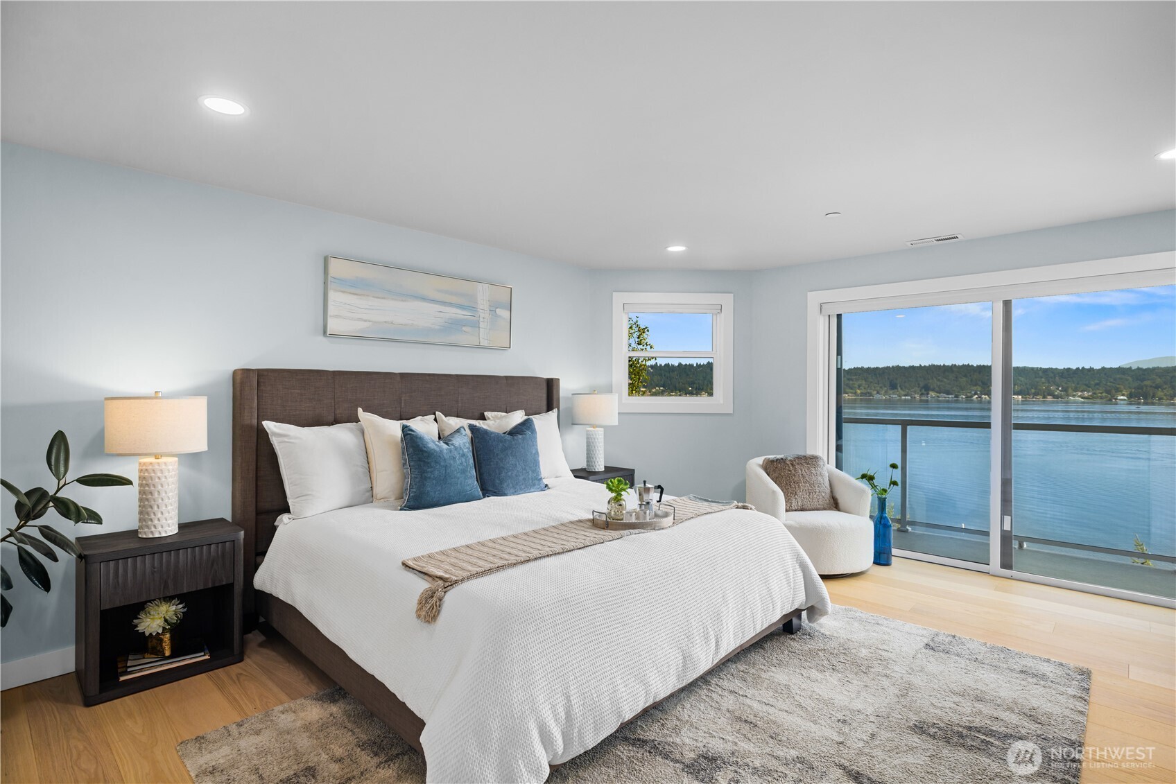 670 W Lake Sammamish Parkway NE