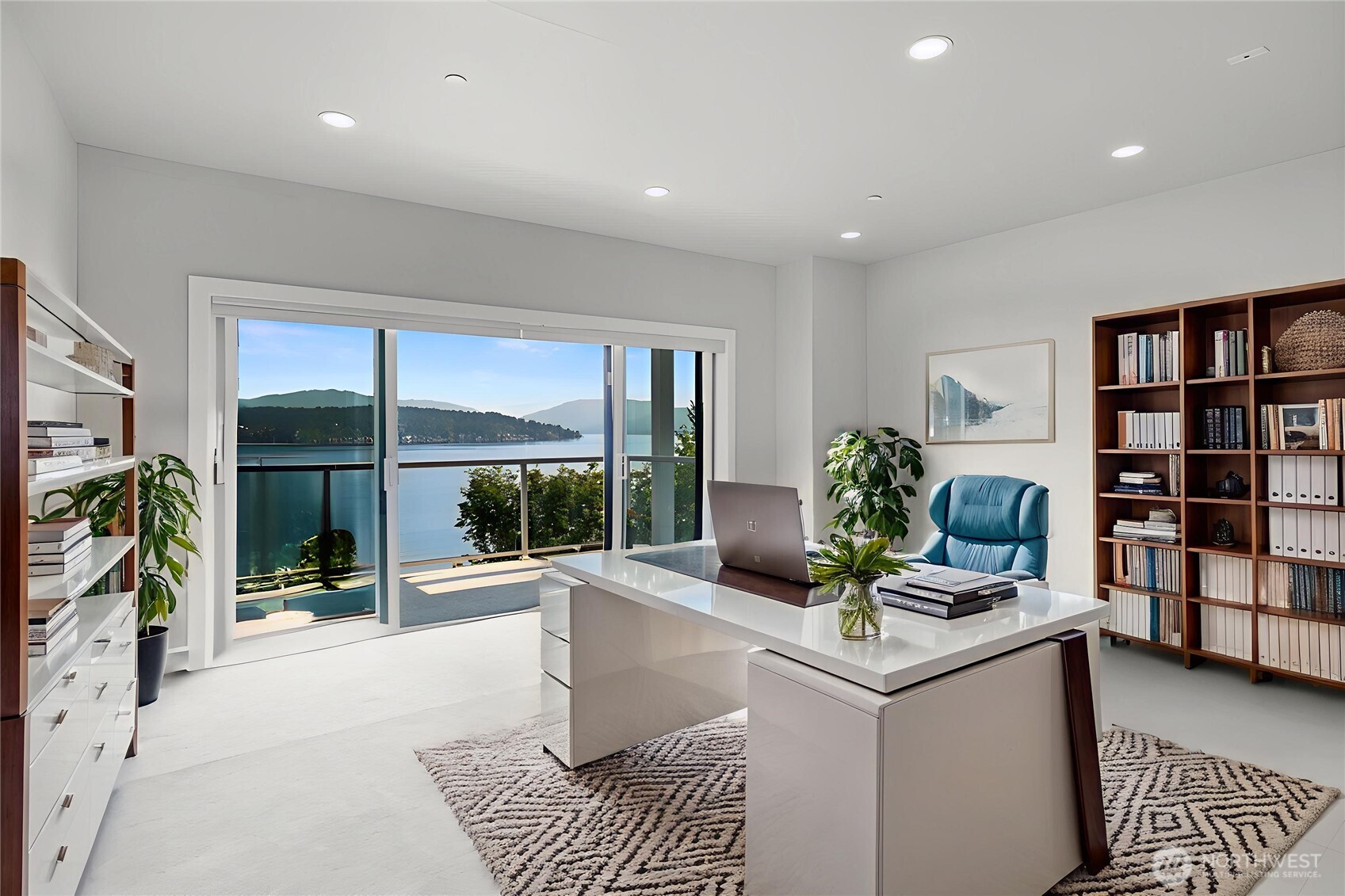 670 W Lake Sammamish Parkway NE