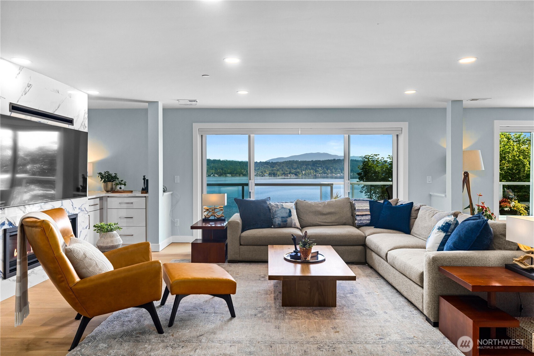670 W Lake Sammamish Parkway NE